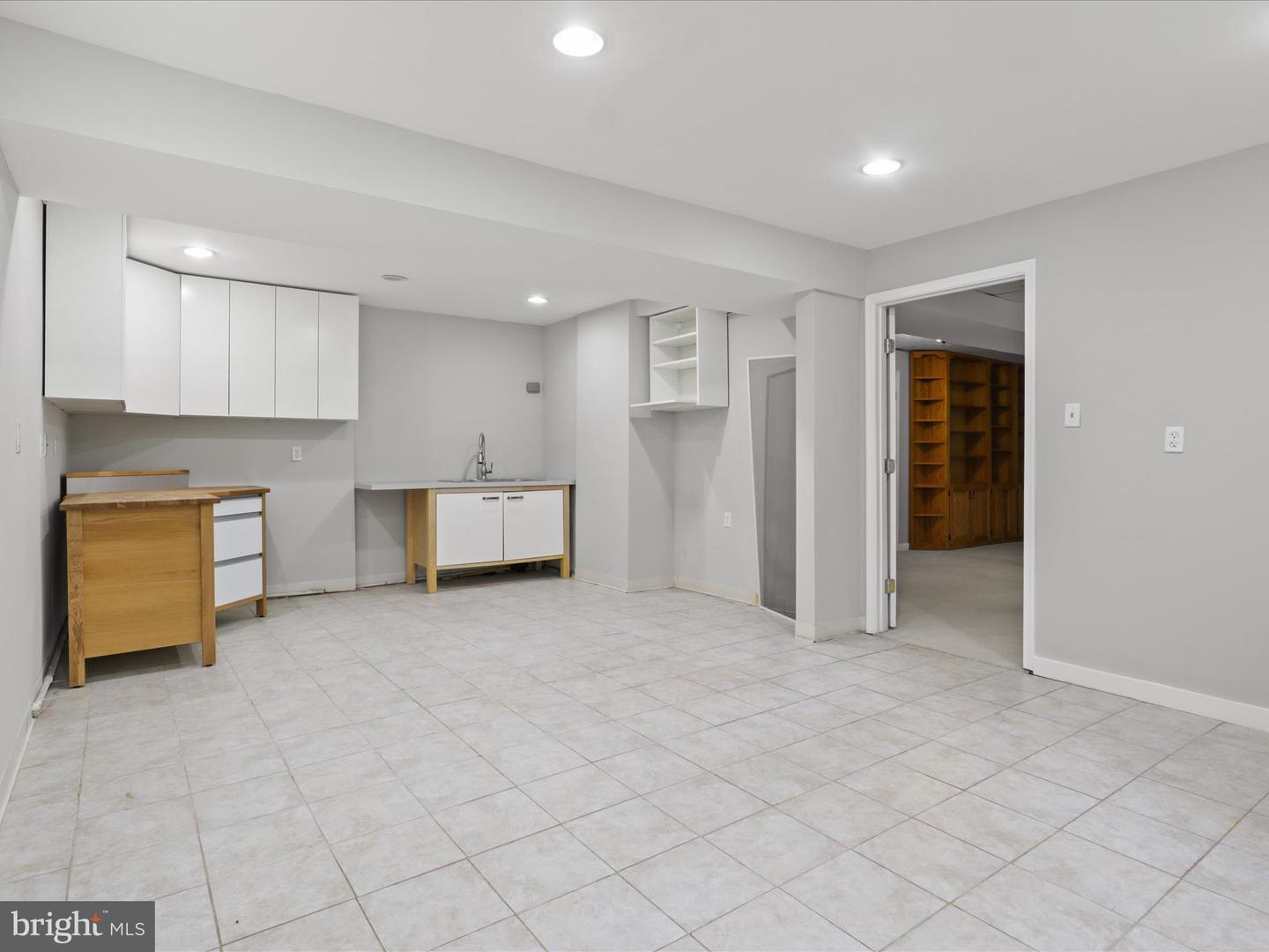 7533 HOLLINDALE, ALEXANDRIA, Virginia 22306, 4 Bedrooms Bedrooms, 7 Rooms Rooms,2 BathroomsBathrooms,Residential,For sale,7533 HOLLINDALE,VAFX2265580 MLS # VAFX2265580