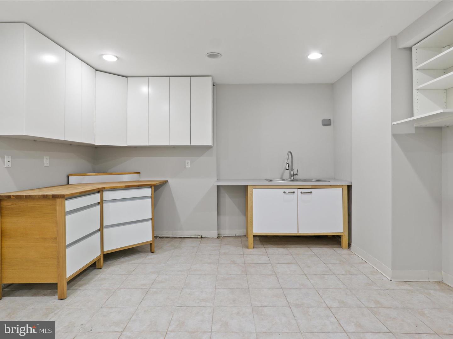 7533 HOLLINDALE, ALEXANDRIA, Virginia 22306, 4 Bedrooms Bedrooms, 7 Rooms Rooms,2 BathroomsBathrooms,Residential,For sale,7533 HOLLINDALE,VAFX2265580 MLS # VAFX2265580