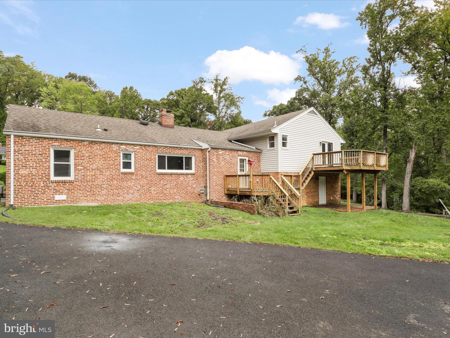 7533 HOLLINDALE, ALEXANDRIA, Virginia 22306, 4 Bedrooms Bedrooms, 7 Rooms Rooms,2 BathroomsBathrooms,Residential,For sale,7533 HOLLINDALE,VAFX2265580 MLS # VAFX2265580