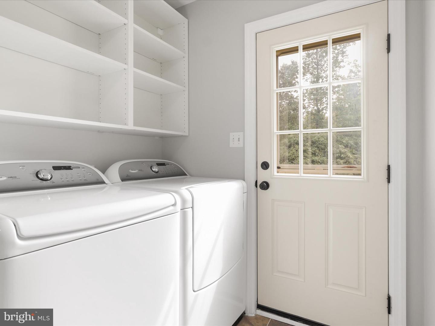 7533 HOLLINDALE, ALEXANDRIA, Virginia 22306, 4 Bedrooms Bedrooms, 7 Rooms Rooms,2 BathroomsBathrooms,Residential,For sale,7533 HOLLINDALE,VAFX2265580 MLS # VAFX2265580
