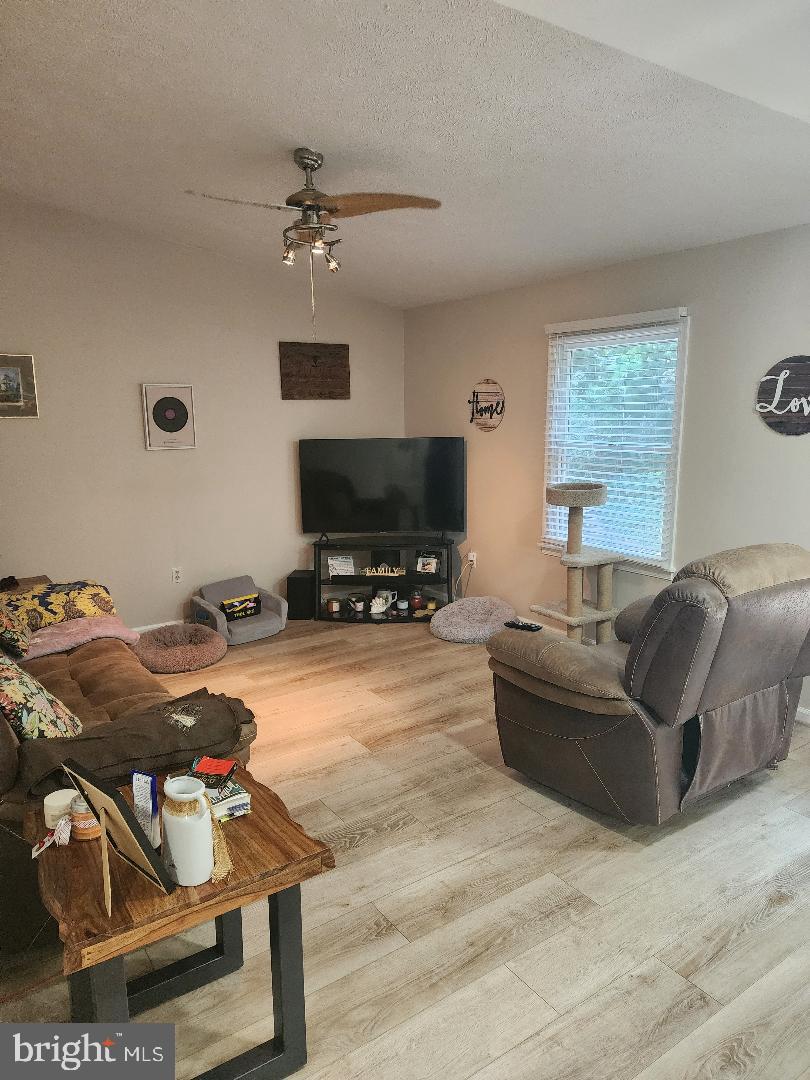 1603 W COMMONWEALTH DR, FRONT ROYAL, Virginia 22630, 3 Bedrooms Bedrooms, ,2 BathroomsBathrooms,Residential,For sale,1603 W COMMONWEALTH DR,VAWR2012228 MLS # VAWR2012228