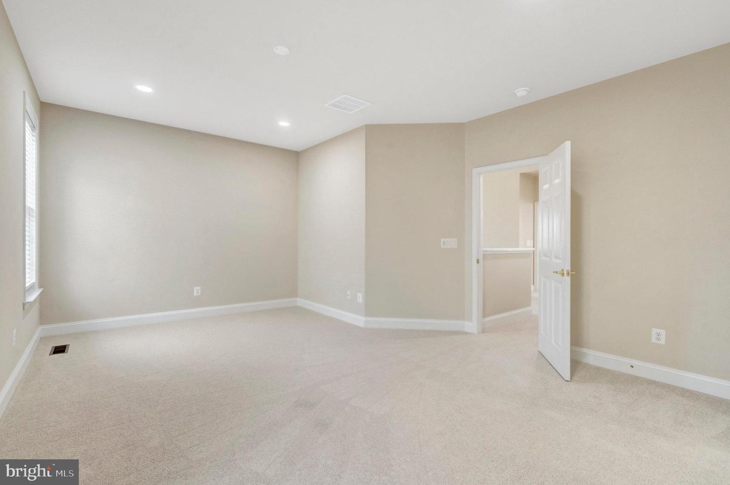 6900 TRED AVON PL, GAINESVILLE, Virginia 20155, 3 Bedrooms Bedrooms, ,4 BathroomsBathrooms,Residential,For sale,6900 TRED AVON PL,VAPW2103588 MLS # VAPW2103588