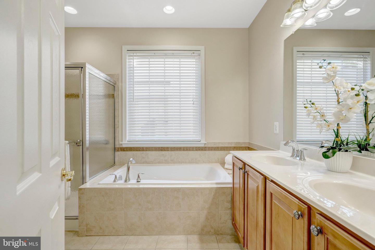 6900 TRED AVON PL, GAINESVILLE, Virginia 20155, 3 Bedrooms Bedrooms, ,4 BathroomsBathrooms,Residential,For sale,6900 TRED AVON PL,VAPW2103588 MLS # VAPW2103588