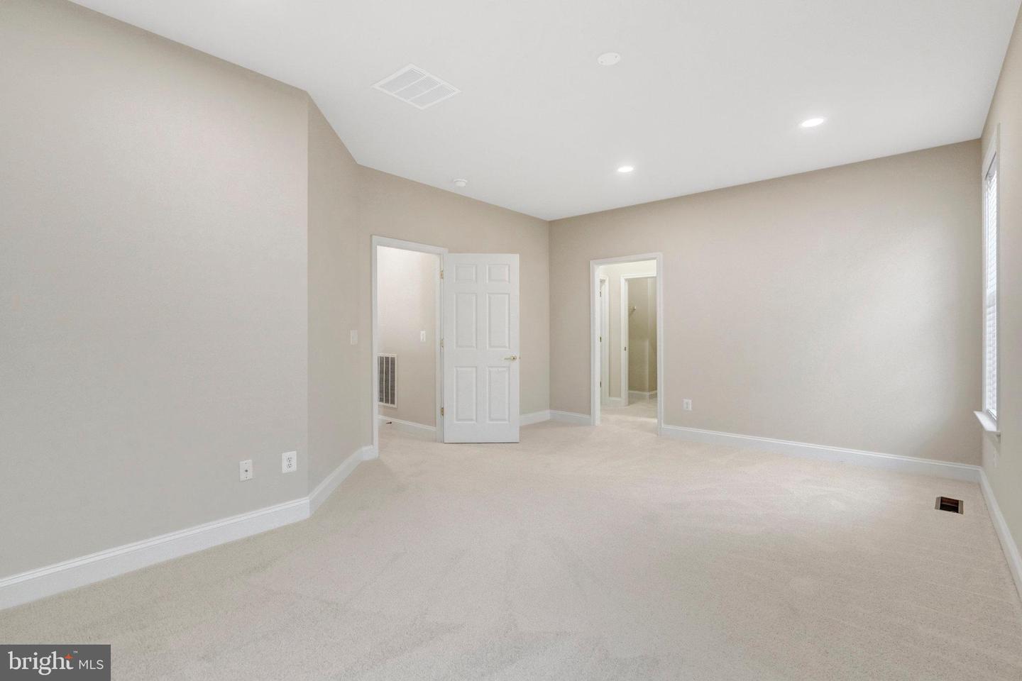 6900 TRED AVON PL, GAINESVILLE, Virginia 20155, 3 Bedrooms Bedrooms, ,4 BathroomsBathrooms,Residential,For sale,6900 TRED AVON PL,VAPW2103588 MLS # VAPW2103588