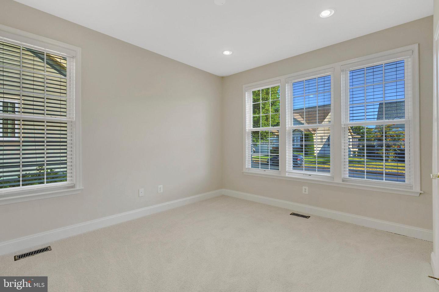 6900 TRED AVON PL, GAINESVILLE, Virginia 20155, 3 Bedrooms Bedrooms, ,4 BathroomsBathrooms,Residential,For sale,6900 TRED AVON PL,VAPW2103588 MLS # VAPW2103588
