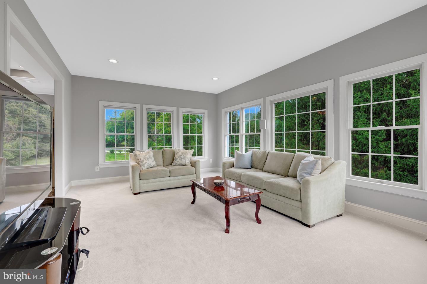 401 WALKER RD, GREAT FALLS, Virginia 22066, 4 Bedrooms Bedrooms, ,4 BathroomsBathrooms,Residential,For sale,401 WALKER RD,VAFX2265772 MLS # VAFX2265772