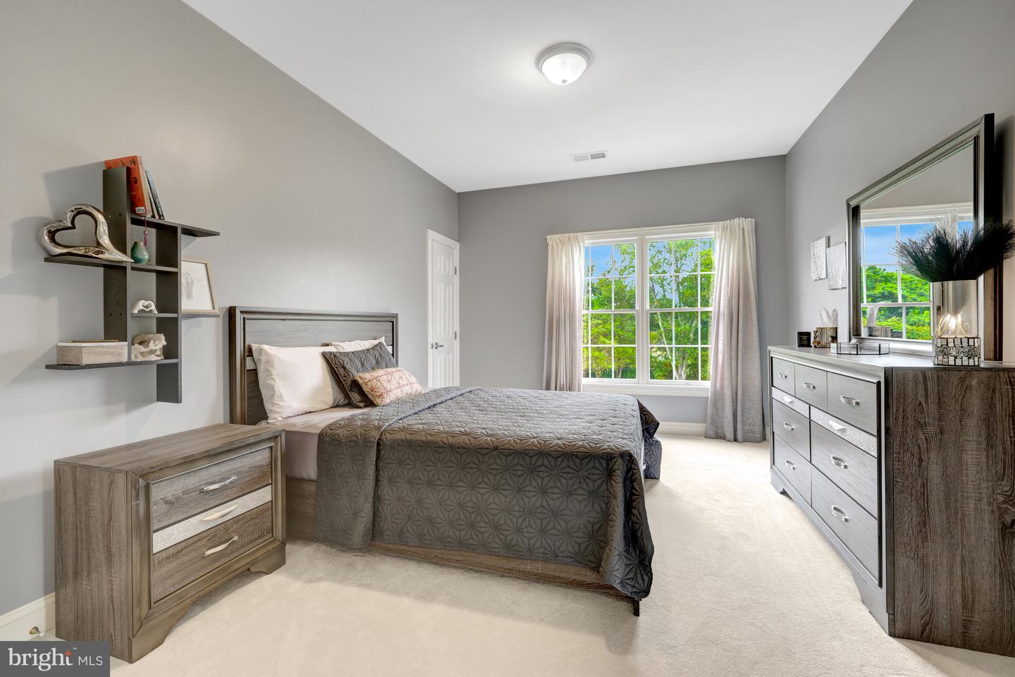 401 WALKER RD, GREAT FALLS, Virginia 22066, 4 Bedrooms Bedrooms, ,4 BathroomsBathrooms,Residential,For sale,401 WALKER RD,VAFX2265772 MLS # VAFX2265772