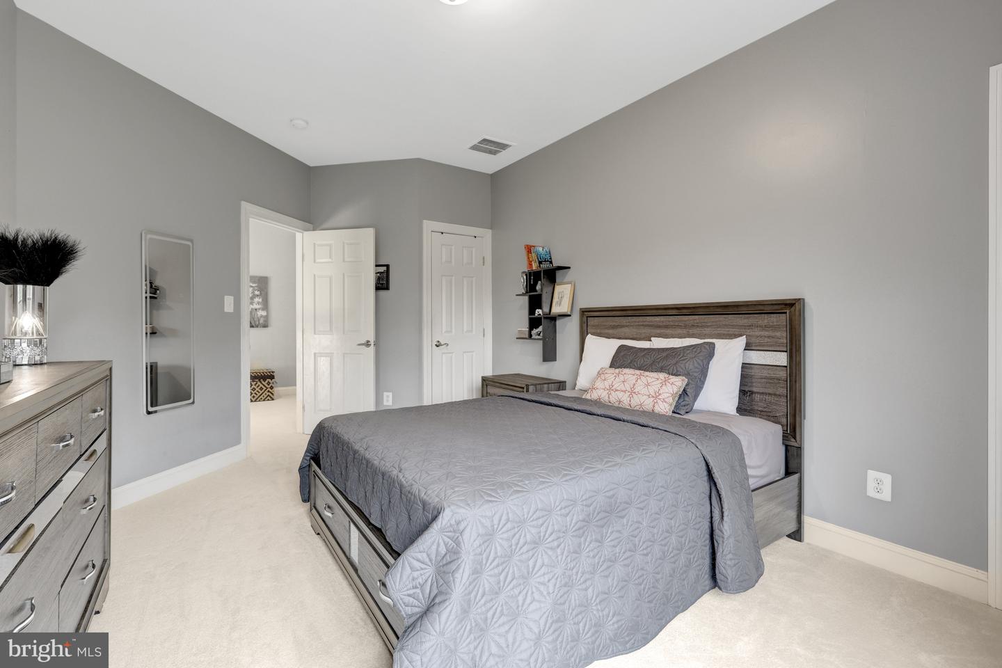 401 WALKER RD, GREAT FALLS, Virginia 22066, 4 Bedrooms Bedrooms, ,4 BathroomsBathrooms,Residential,For sale,401 WALKER RD,VAFX2265772 MLS # VAFX2265772