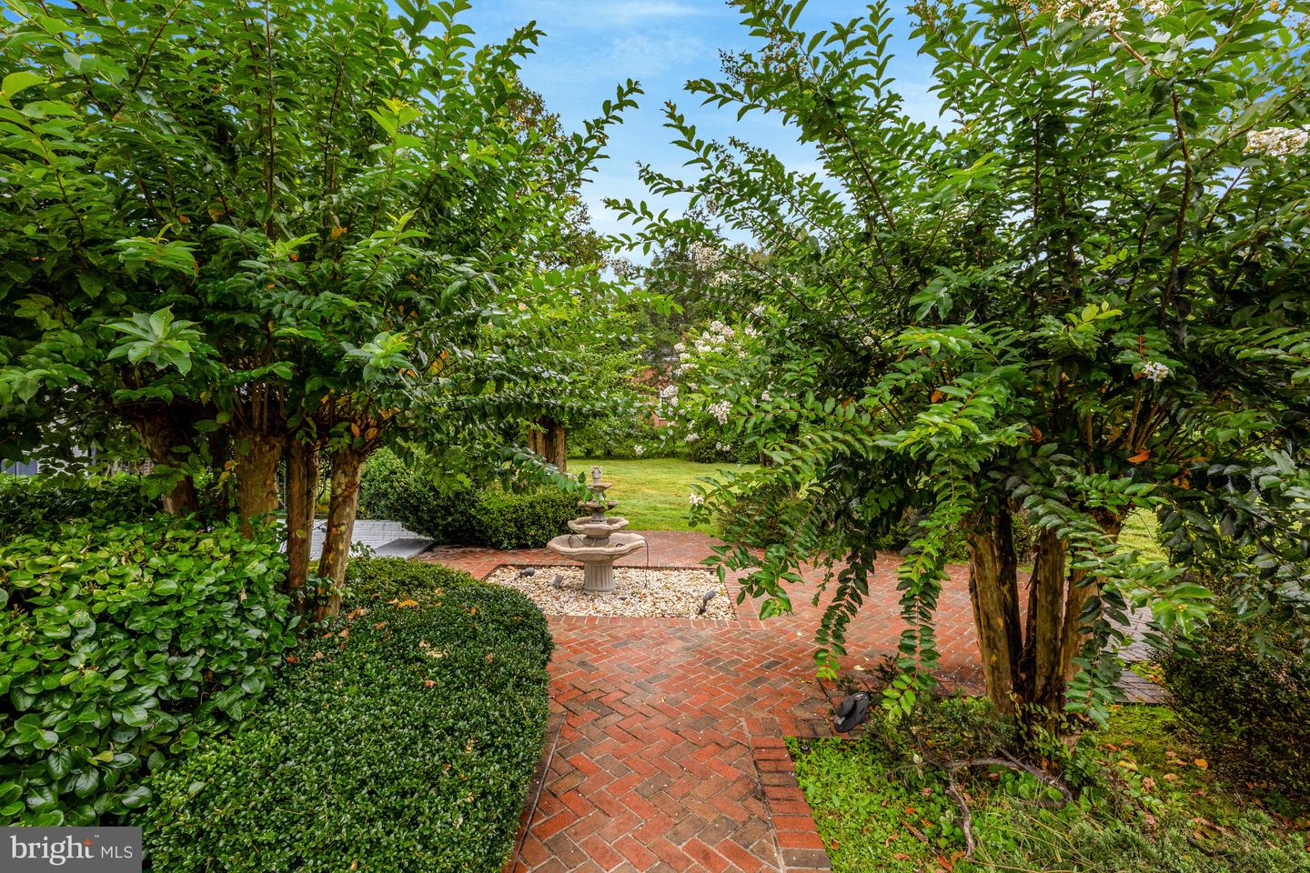 401 WALKER RD, GREAT FALLS, Virginia 22066, 4 Bedrooms Bedrooms, ,4 BathroomsBathrooms,Residential,For sale,401 WALKER RD,VAFX2265772 MLS # VAFX2265772