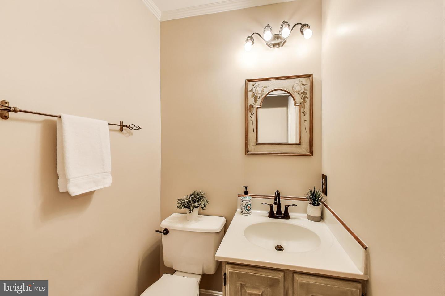 9099 BLUE JUG LNDG, BURKE, Virginia 22015, 3 Bedrooms Bedrooms, ,3 BathroomsBathrooms,Residential,For sale,9099 BLUE JUG LNDG,VAFX2265784 MLS # VAFX2265784