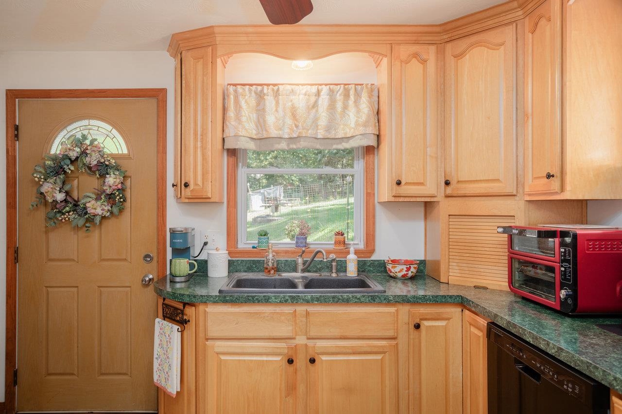 279 HELMS RD, STANLEY, Virginia 22851, 5 Bedrooms Bedrooms, ,2 BathroomsBathrooms,Residential,279 HELMS RD,669040 MLS # 669040 279 HELMS RD, STANLEY, Virginia 22851, 5 Bedrooms Bedrooms, ,2 BathroomsBathrooms,Residential,279 HELMS RD,669040 MLS # 669040