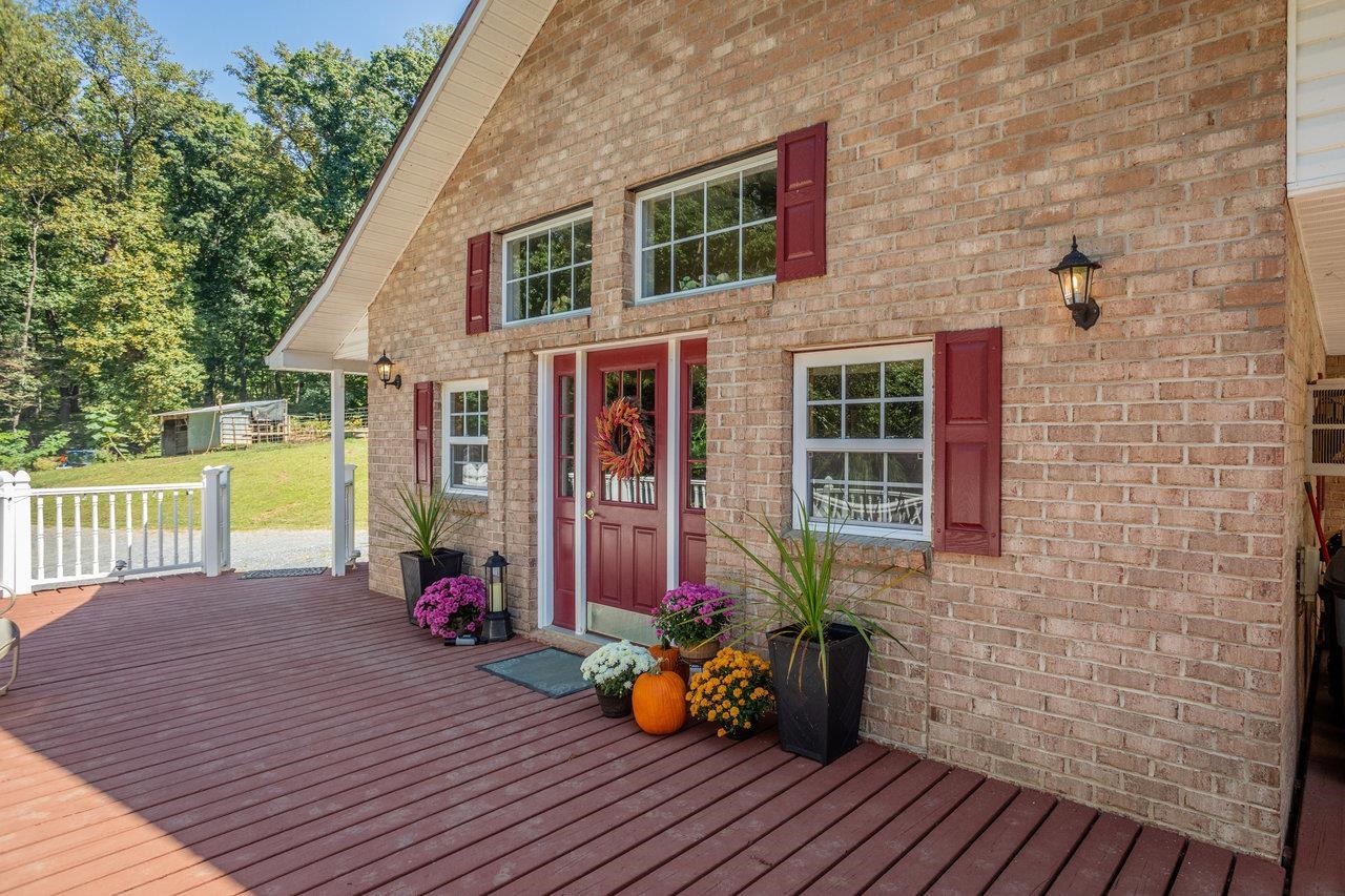 279 HELMS RD, STANLEY, Virginia 22851, 5 Bedrooms Bedrooms, ,2 BathroomsBathrooms,Residential,279 HELMS RD,669040 MLS # 669040 279 HELMS RD, STANLEY, Virginia 22851, 5 Bedrooms Bedrooms, ,2 BathroomsBathrooms,Residential,279 HELMS RD,669040 MLS # 669040