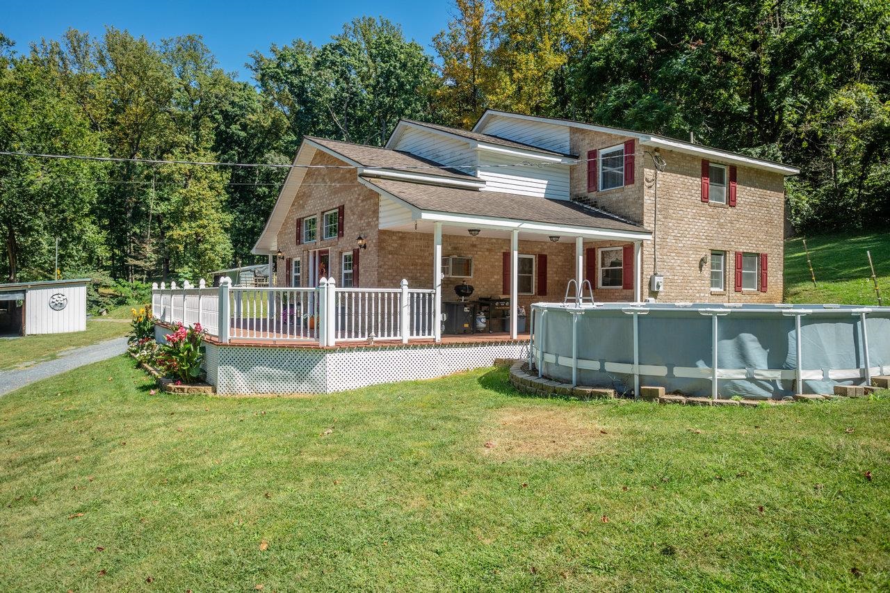 279 HELMS RD, STANLEY, Virginia 22851, 5 Bedrooms Bedrooms, ,2 BathroomsBathrooms,Residential,279 HELMS RD,669040 MLS # 669040 279 HELMS RD, STANLEY, Virginia 22851, 5 Bedrooms Bedrooms, ,2 BathroomsBathrooms,Residential,279 HELMS RD,669040 MLS # 669040