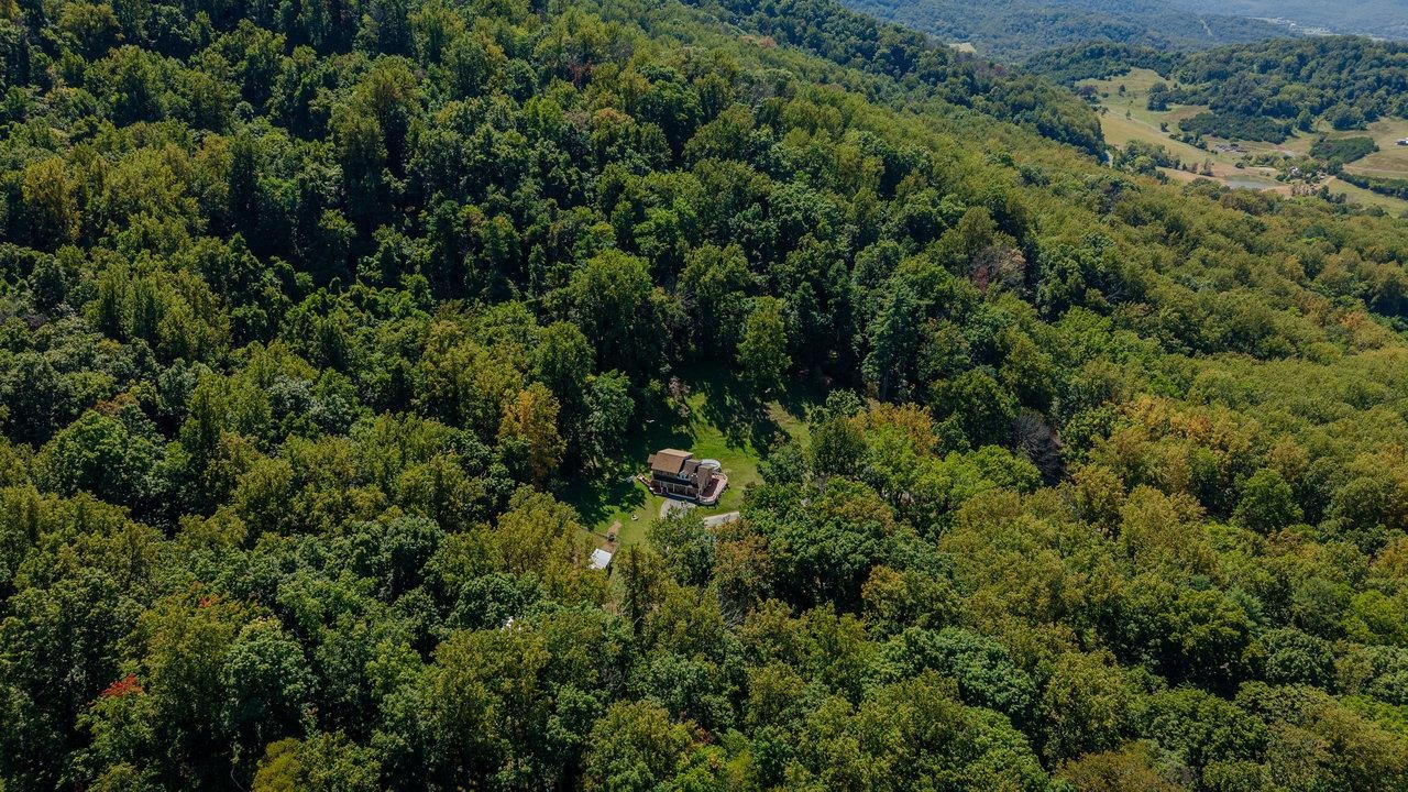 279 HELMS RD, STANLEY, Virginia 22851, 5 Bedrooms Bedrooms, ,2 BathroomsBathrooms,Residential,279 HELMS RD,669040 MLS # 669040 279 HELMS RD, STANLEY, Virginia 22851, 5 Bedrooms Bedrooms, ,2 BathroomsBathrooms,Residential,279 HELMS RD,669040 MLS # 669040