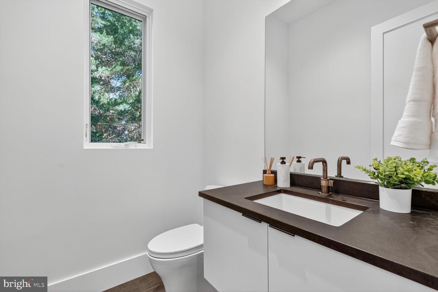 6832 MELROSE DR, MCLEAN, Virginia 22101, 5 Bedrooms Bedrooms, ,5 BathroomsBathrooms,Residential,For sale,6832 MELROSE DR,VAFX2265946 MLS # VAFX2265946
