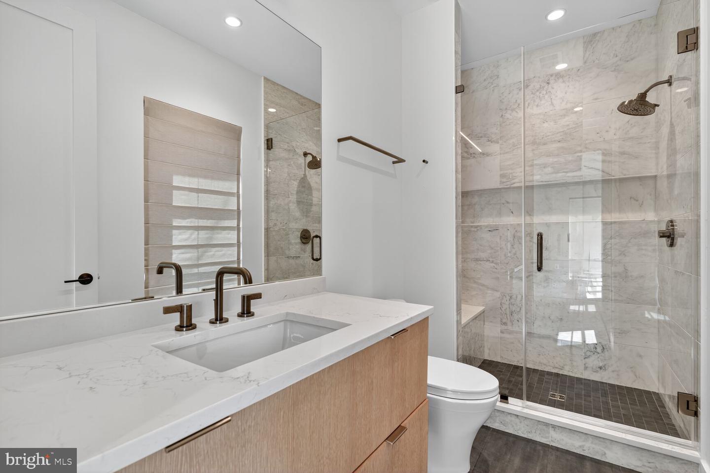 6832 MELROSE DR, MCLEAN, Virginia 22101, 5 Bedrooms Bedrooms, ,5 BathroomsBathrooms,Residential,For sale,6832 MELROSE DR,VAFX2265946 MLS # VAFX2265946