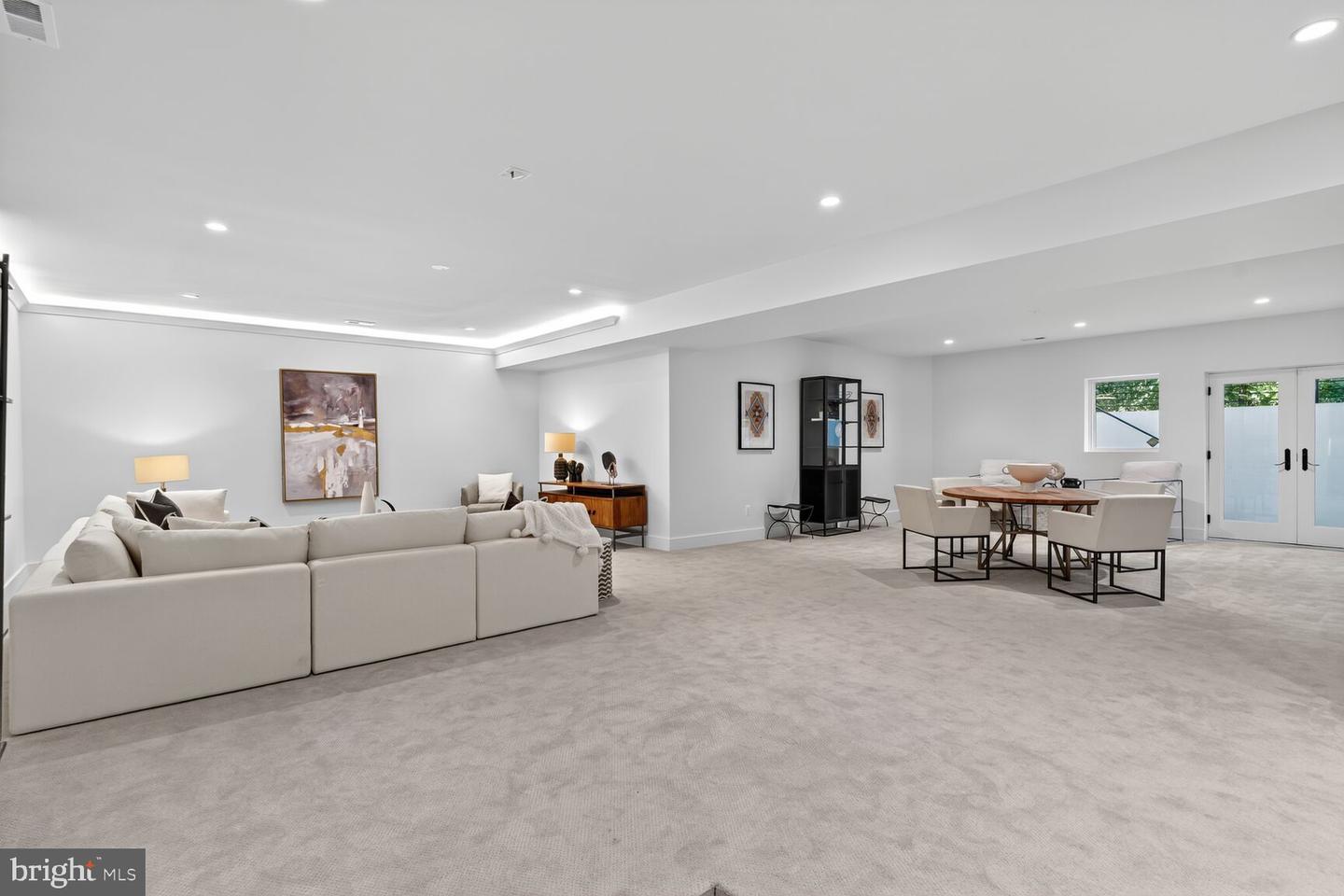 6832 MELROSE DR, MCLEAN, Virginia 22101, 5 Bedrooms Bedrooms, ,5 BathroomsBathrooms,Residential,For sale,6832 MELROSE DR,VAFX2265946 MLS # VAFX2265946