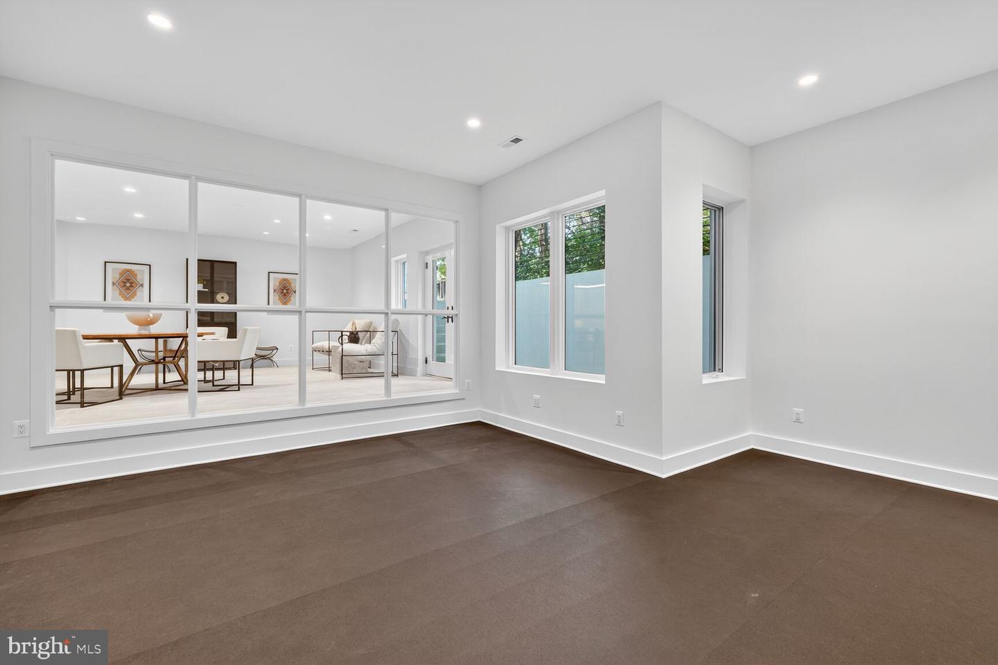 6832 MELROSE DR, MCLEAN, Virginia 22101, 5 Bedrooms Bedrooms, ,5 BathroomsBathrooms,Residential,For sale,6832 MELROSE DR,VAFX2265946 MLS # VAFX2265946