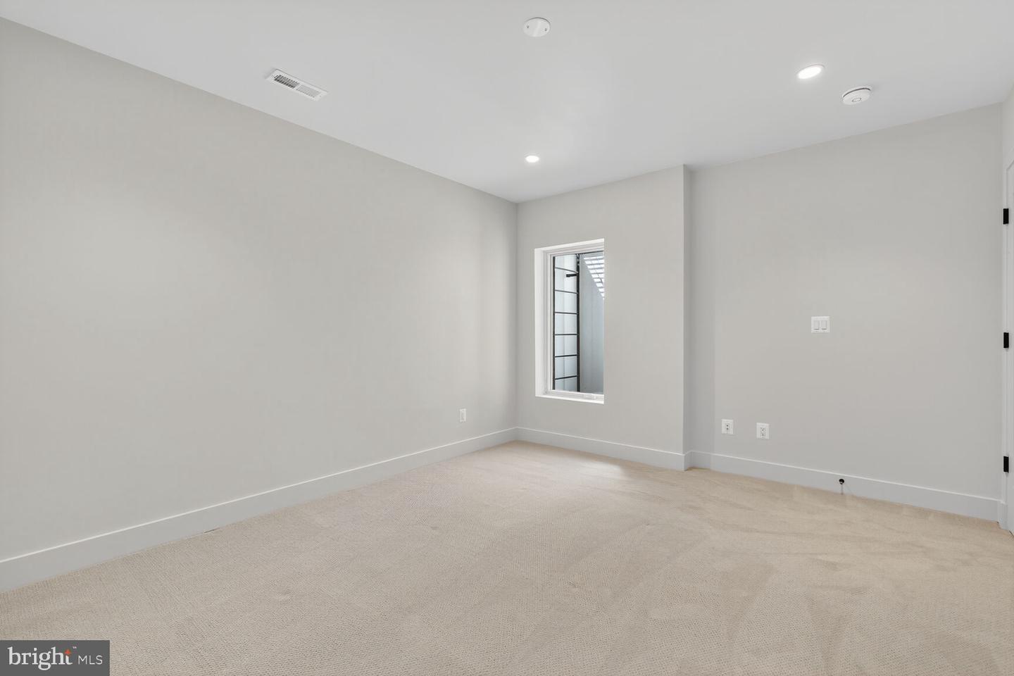 6832 MELROSE DR, MCLEAN, Virginia 22101, 5 Bedrooms Bedrooms, ,5 BathroomsBathrooms,Residential,For sale,6832 MELROSE DR,VAFX2265946 MLS # VAFX2265946