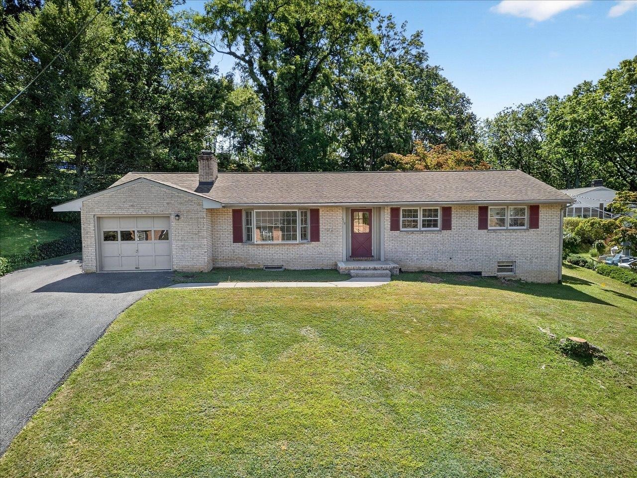 418 CARDINAL ST, STAUNTON, Virginia 24401, 3 Bedrooms Bedrooms, ,2 BathroomsBathrooms,Residential,418 CARDINAL ST,669041 MLS # 669041