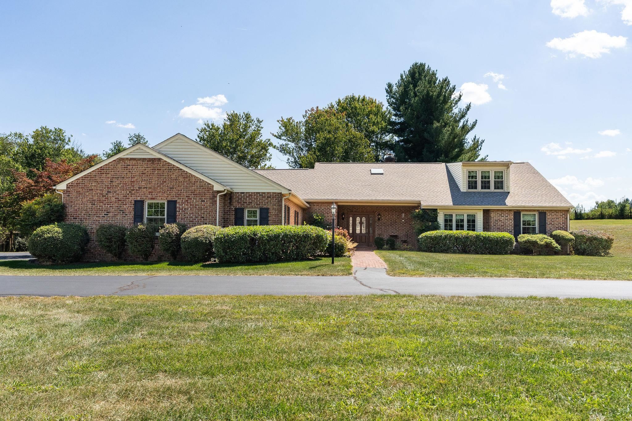 1924 PARKERSBURG TPKE, SWOOPE, Virginia 24479, 3 Bedrooms Bedrooms, ,2 BathroomsBathrooms,Residential,1924 PARKERSBURG TPKE,669042 MLS # 669042