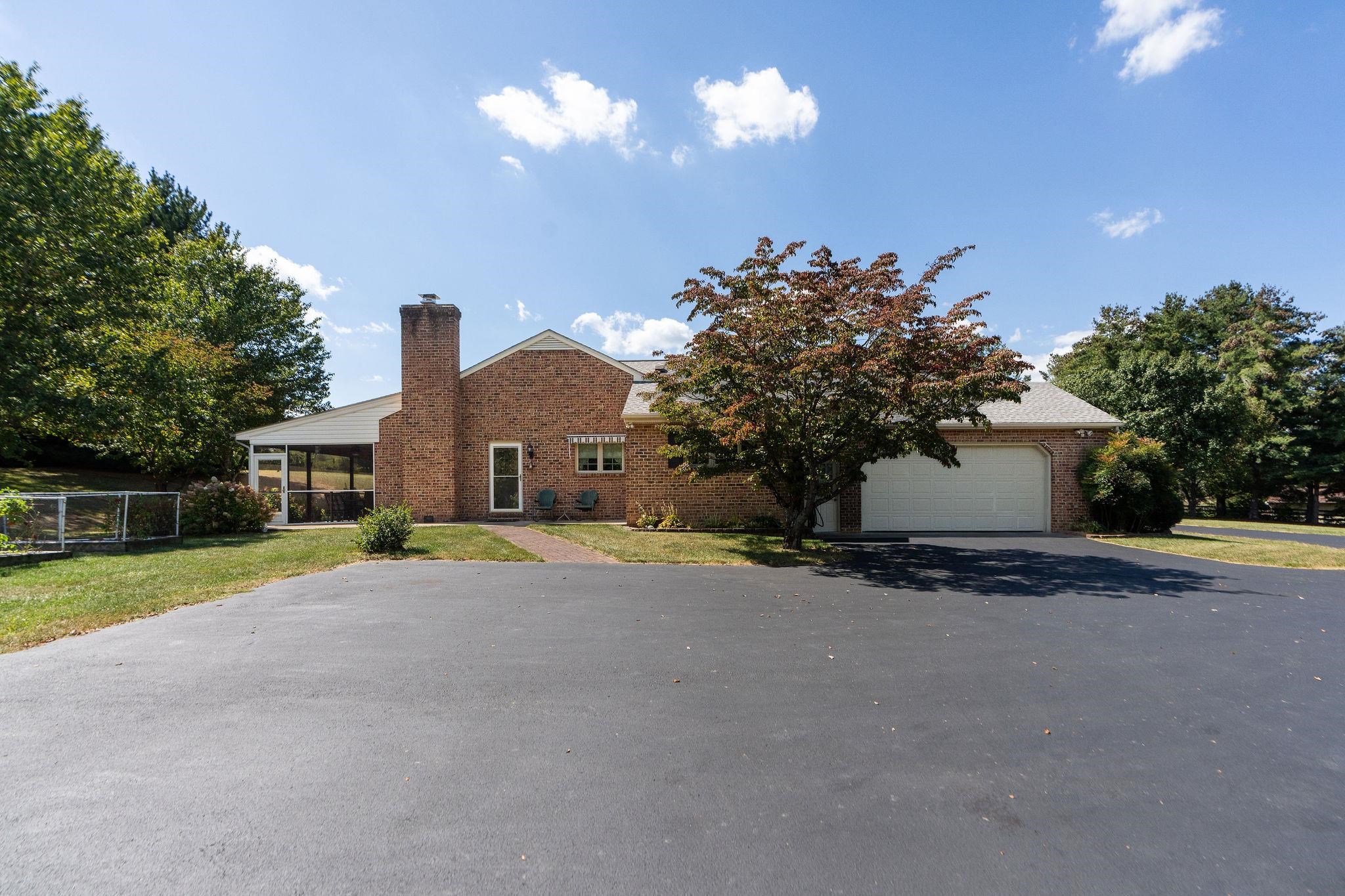 1924 PARKERSBURG TPKE, SWOOPE, Virginia 24479, 3 Bedrooms Bedrooms, ,2 BathroomsBathrooms,Residential,1924 PARKERSBURG TPKE,669042 MLS # 669042