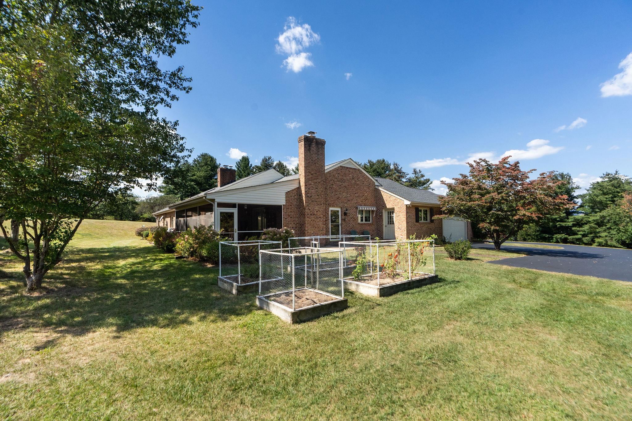 1924 PARKERSBURG TPKE, SWOOPE, Virginia 24479, 3 Bedrooms Bedrooms, ,2 BathroomsBathrooms,Residential,1924 PARKERSBURG TPKE,669042 MLS # 669042