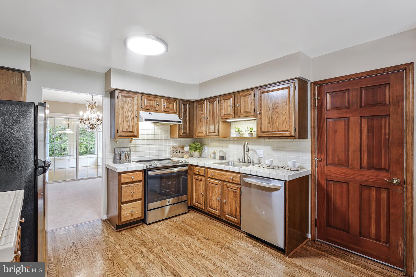 5308 HEXAGON PL, FAIRFAX, Virginia 22030, 5 Bedrooms Bedrooms, ,3 BathroomsBathrooms,Residential,For sale,5308 HEXAGON PL,VAFX2266052 MLS # VAFX2266052