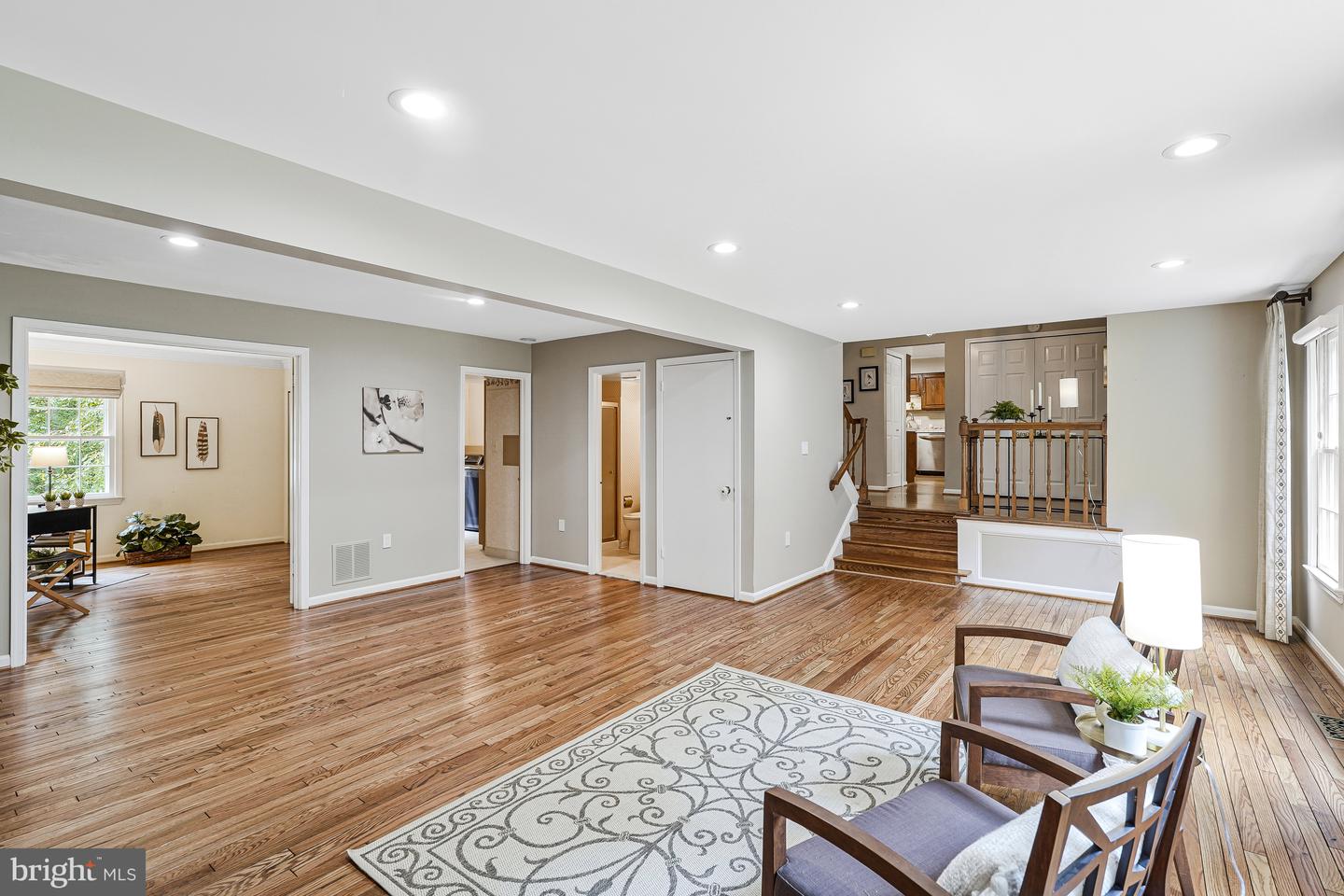 5308 HEXAGON PL, FAIRFAX, Virginia 22030, 5 Bedrooms Bedrooms, ,3 BathroomsBathrooms,Residential,For sale,5308 HEXAGON PL,VAFX2266052 MLS # VAFX2266052