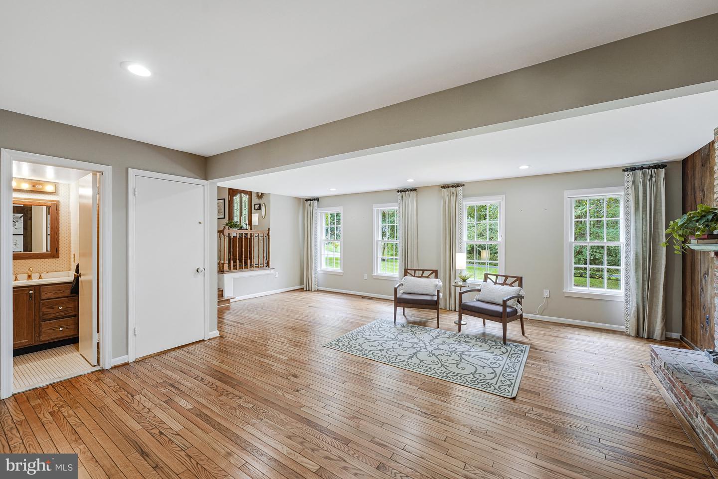 5308 HEXAGON PL, FAIRFAX, Virginia 22030, 5 Bedrooms Bedrooms, ,3 BathroomsBathrooms,Residential,For sale,5308 HEXAGON PL,VAFX2266052 MLS # VAFX2266052