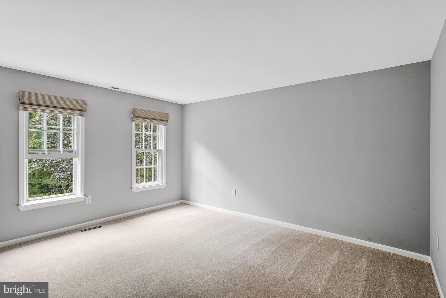5308 HEXAGON PL, FAIRFAX, Virginia 22030, 5 Bedrooms Bedrooms, ,3 BathroomsBathrooms,Residential,For sale,5308 HEXAGON PL,VAFX2266052 MLS # VAFX2266052