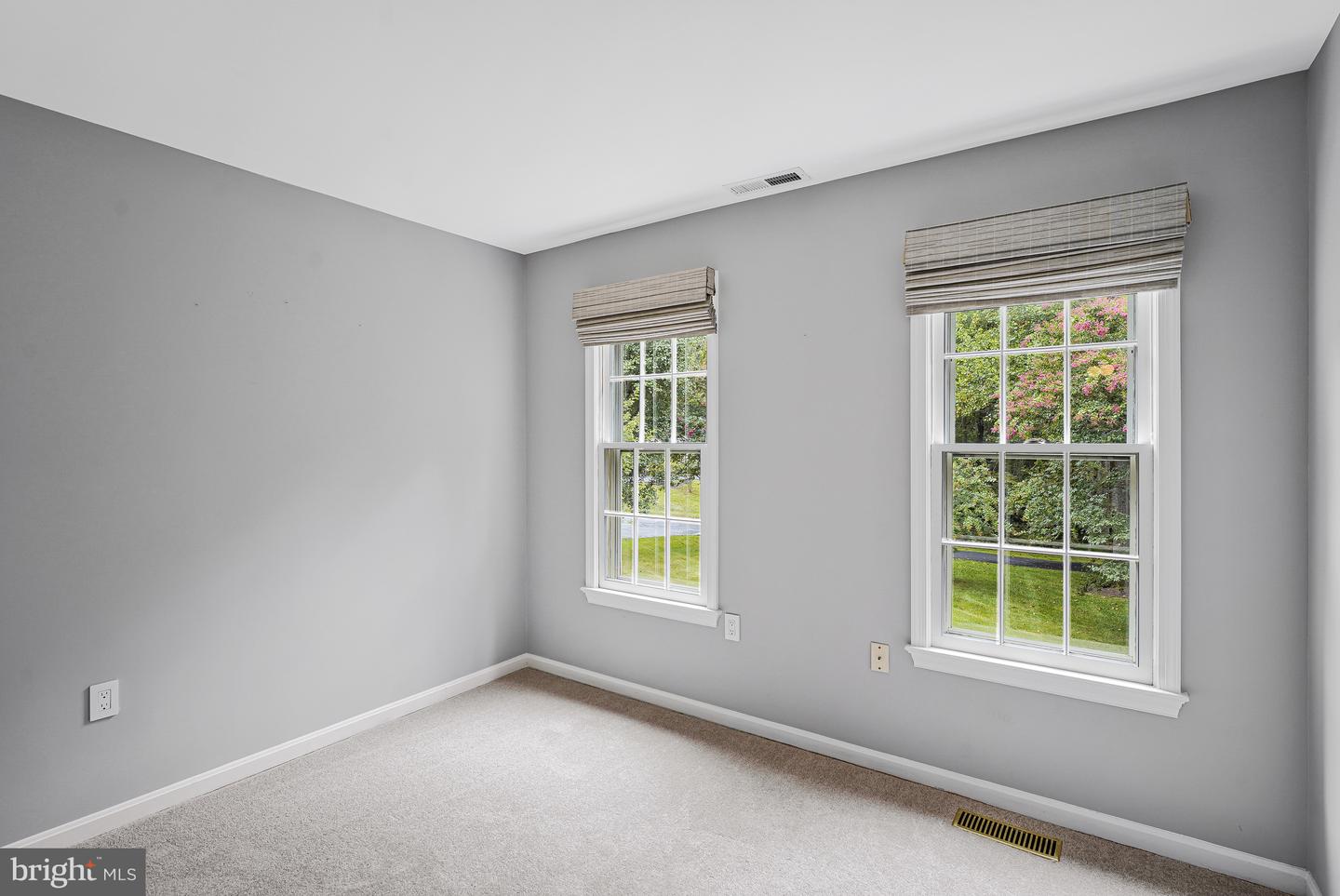 5308 HEXAGON PL, FAIRFAX, Virginia 22030, 5 Bedrooms Bedrooms, ,3 BathroomsBathrooms,Residential,For sale,5308 HEXAGON PL,VAFX2266052 MLS # VAFX2266052