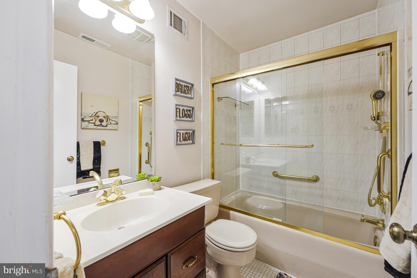 5308 HEXAGON PL, FAIRFAX, Virginia 22030, 5 Bedrooms Bedrooms, ,3 BathroomsBathrooms,Residential,For sale,5308 HEXAGON PL,VAFX2266052 MLS # VAFX2266052