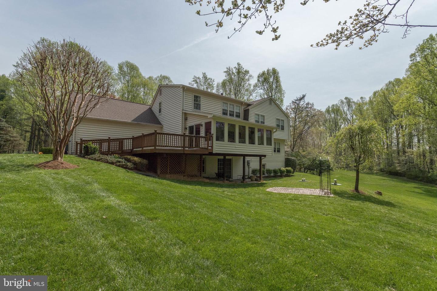 5308 HEXAGON PL, FAIRFAX, Virginia 22030, 5 Bedrooms Bedrooms, ,3 BathroomsBathrooms,Residential,For sale,5308 HEXAGON PL,VAFX2266052 MLS # VAFX2266052