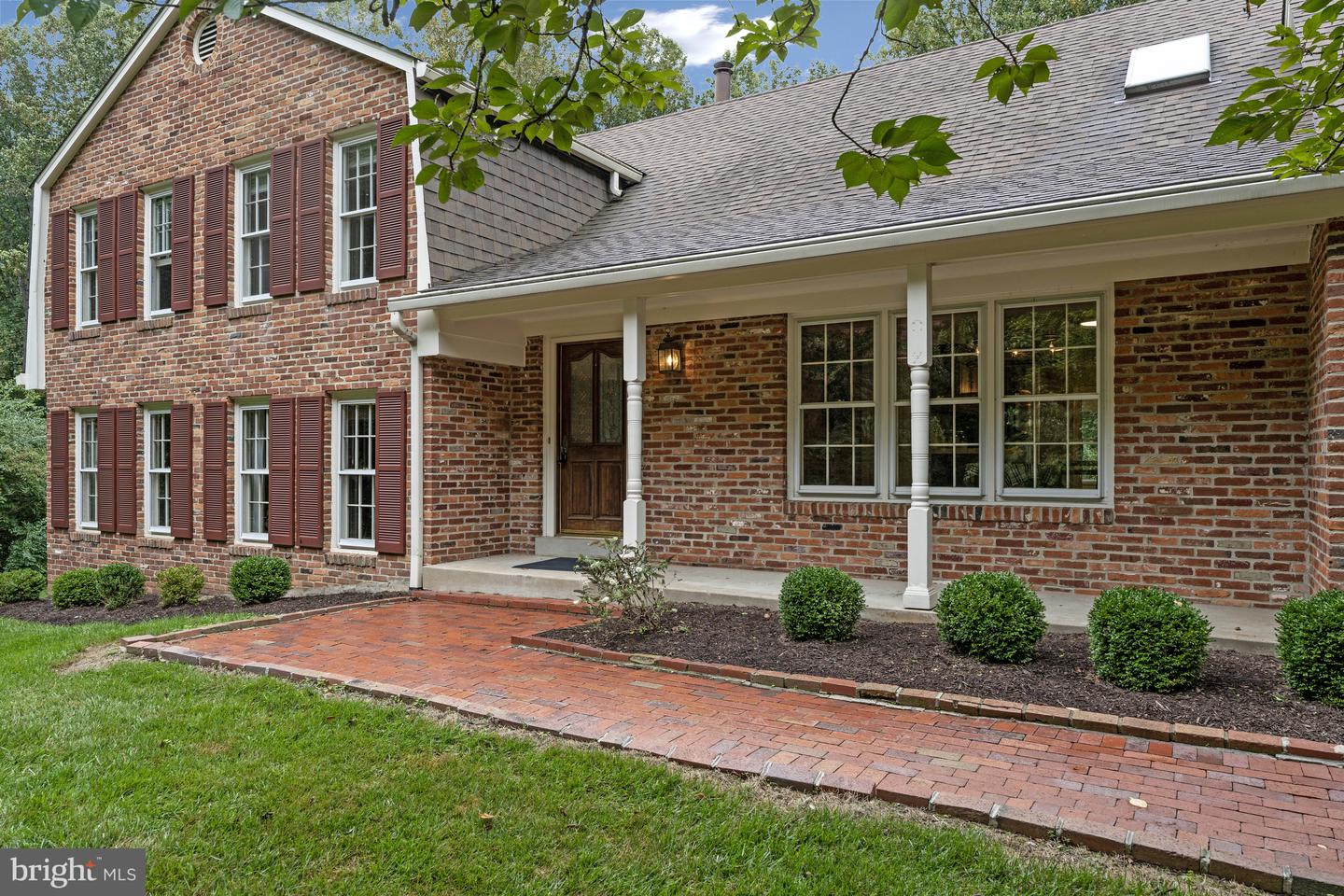 5308 HEXAGON PL, FAIRFAX, Virginia 22030, 5 Bedrooms Bedrooms, ,3 BathroomsBathrooms,Residential,For sale,5308 HEXAGON PL,VAFX2266052 MLS # VAFX2266052