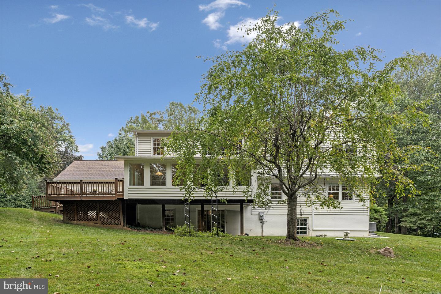 5308 HEXAGON PL, FAIRFAX, Virginia 22030, 5 Bedrooms Bedrooms, ,3 BathroomsBathrooms,Residential,For sale,5308 HEXAGON PL,VAFX2266052 MLS # VAFX2266052