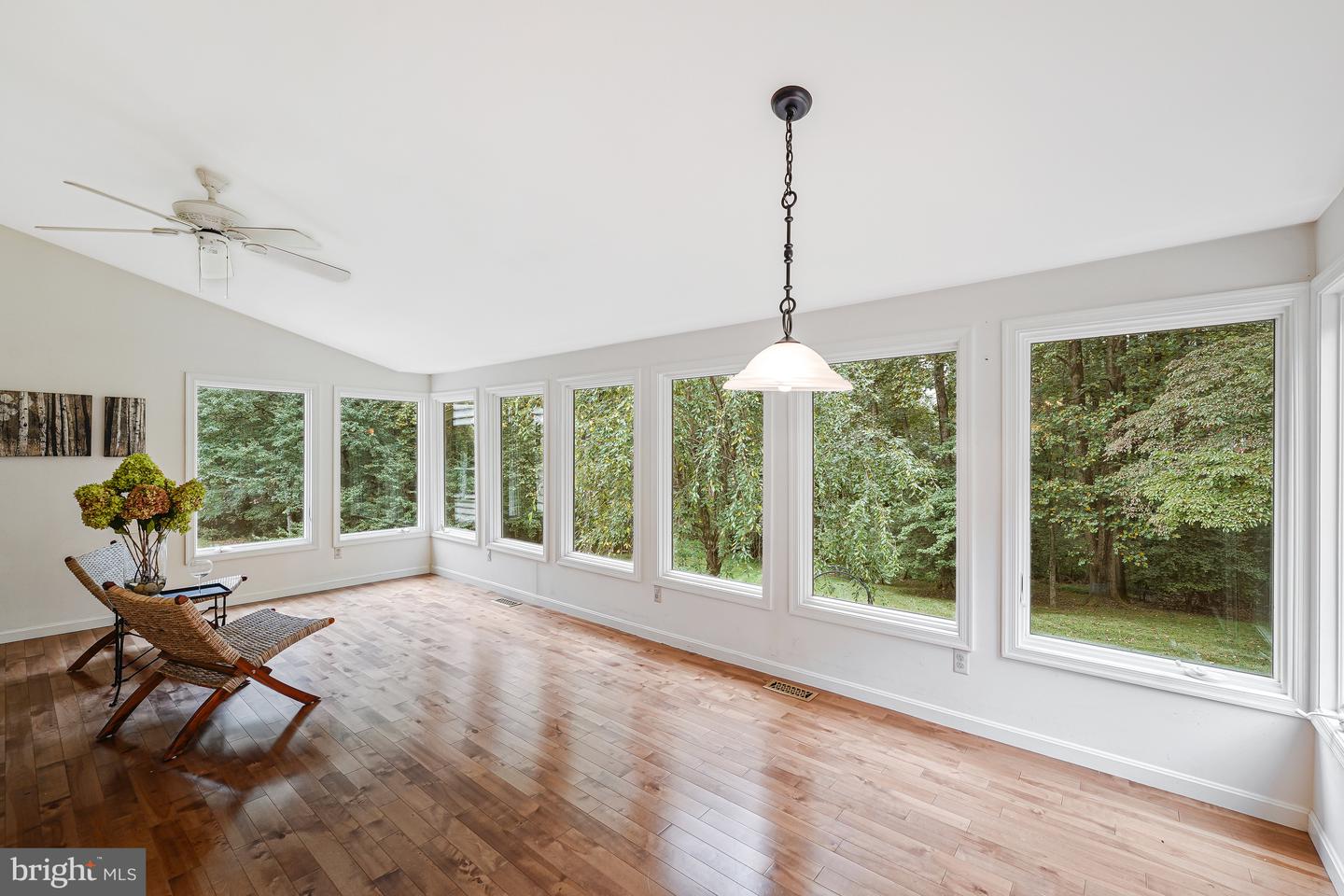 5308 HEXAGON PL, FAIRFAX, Virginia 22030, 5 Bedrooms Bedrooms, ,3 BathroomsBathrooms,Residential,For sale,5308 HEXAGON PL,VAFX2266052 MLS # VAFX2266052