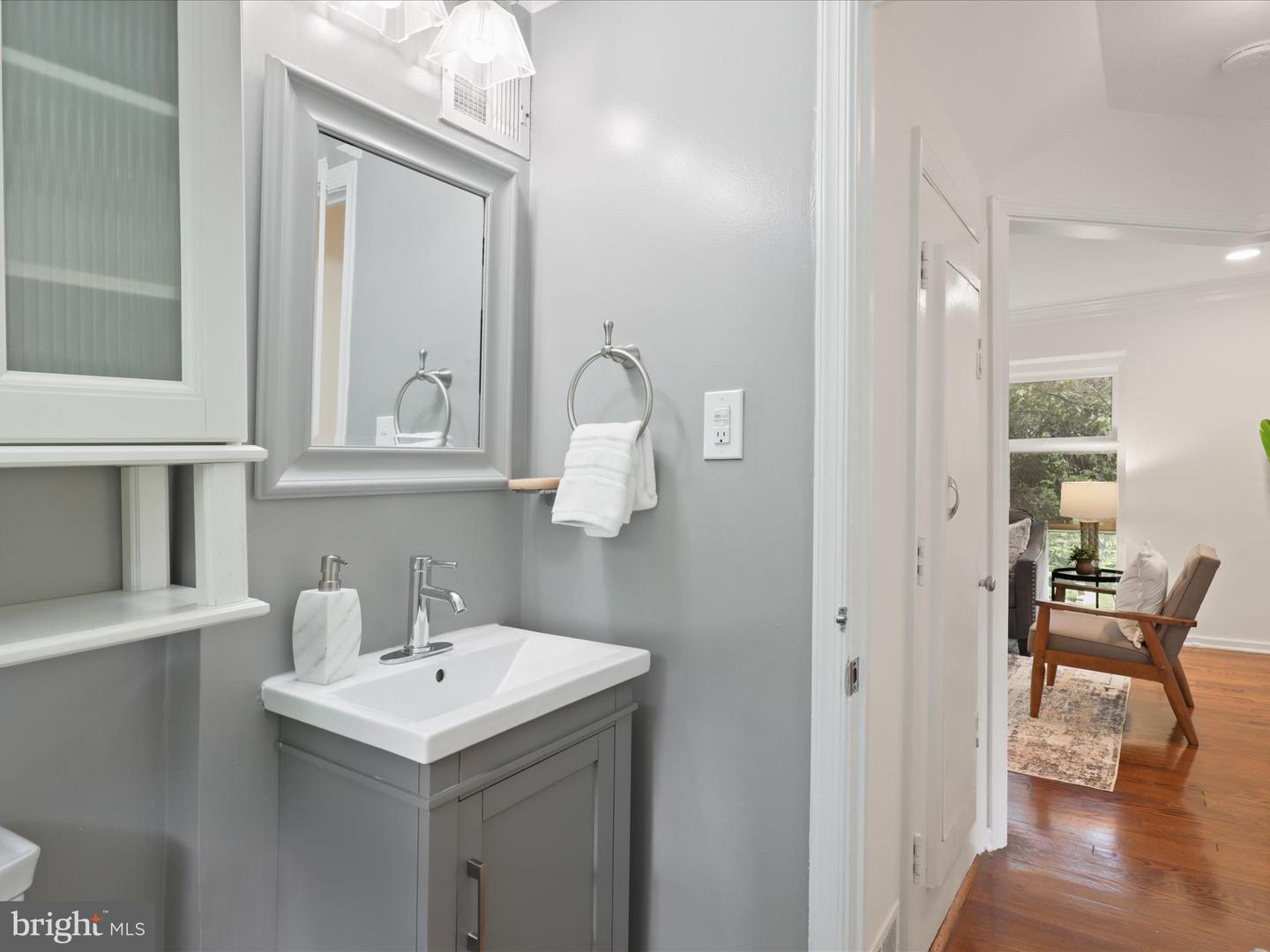 6408 CAVALIER DR, ALEXANDRIA, Virginia 22307, 3 Bedrooms Bedrooms, ,2 BathroomsBathrooms,Residential,For sale,6408 CAVALIER DR,VAFX2265986 MLS # VAFX2265986