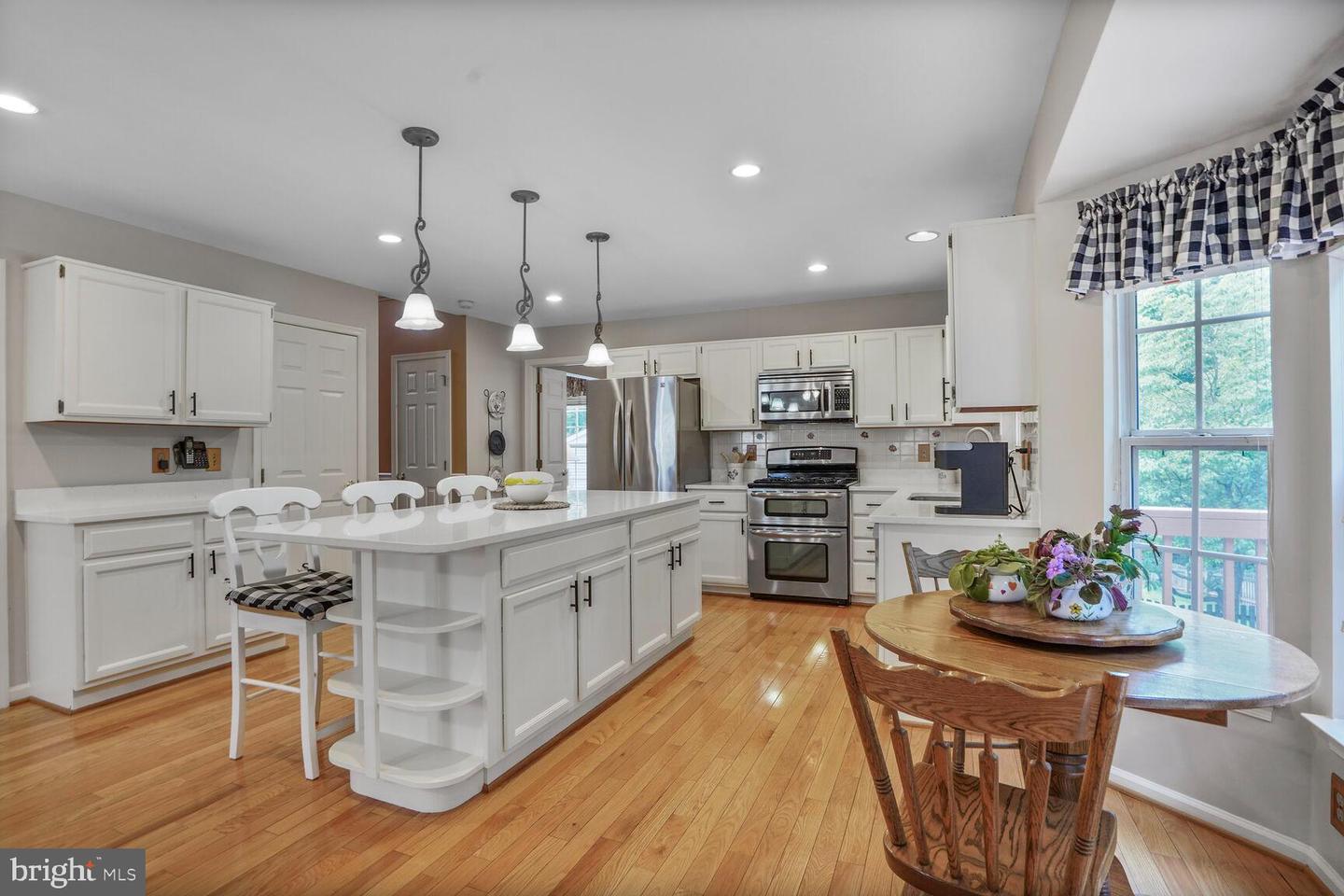 8732 VANORE PL, MANASSAS, Virginia 20110, 4 Bedrooms Bedrooms, 12 Rooms Rooms,3 BathroomsBathrooms,Residential,For sale,8732 VANORE PL,VAPW2103678 MLS # VAPW2103678