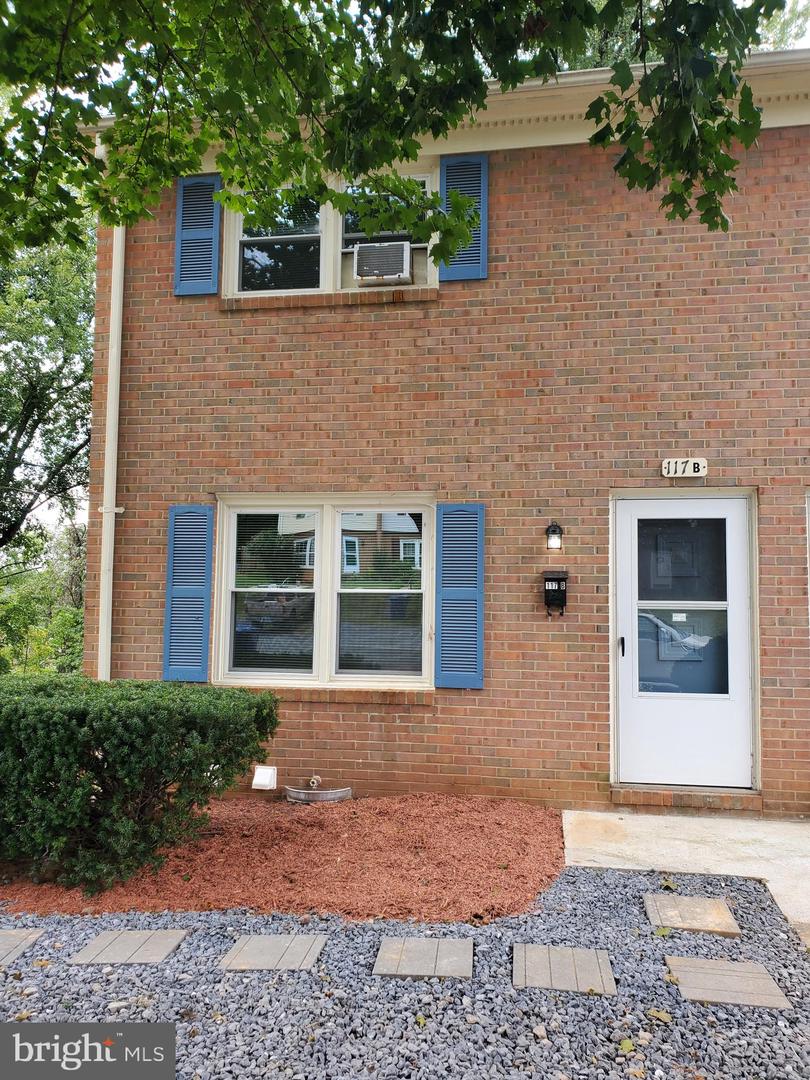 117-B SHENANDOAH AVE S, FRONT ROYAL, Virginia 22630, 3 Bedrooms Bedrooms, ,2 BathroomsBathrooms,Residential,For sale,117-B SHENANDOAH AVE S,VAWR2012262 MLS # VAWR2012262