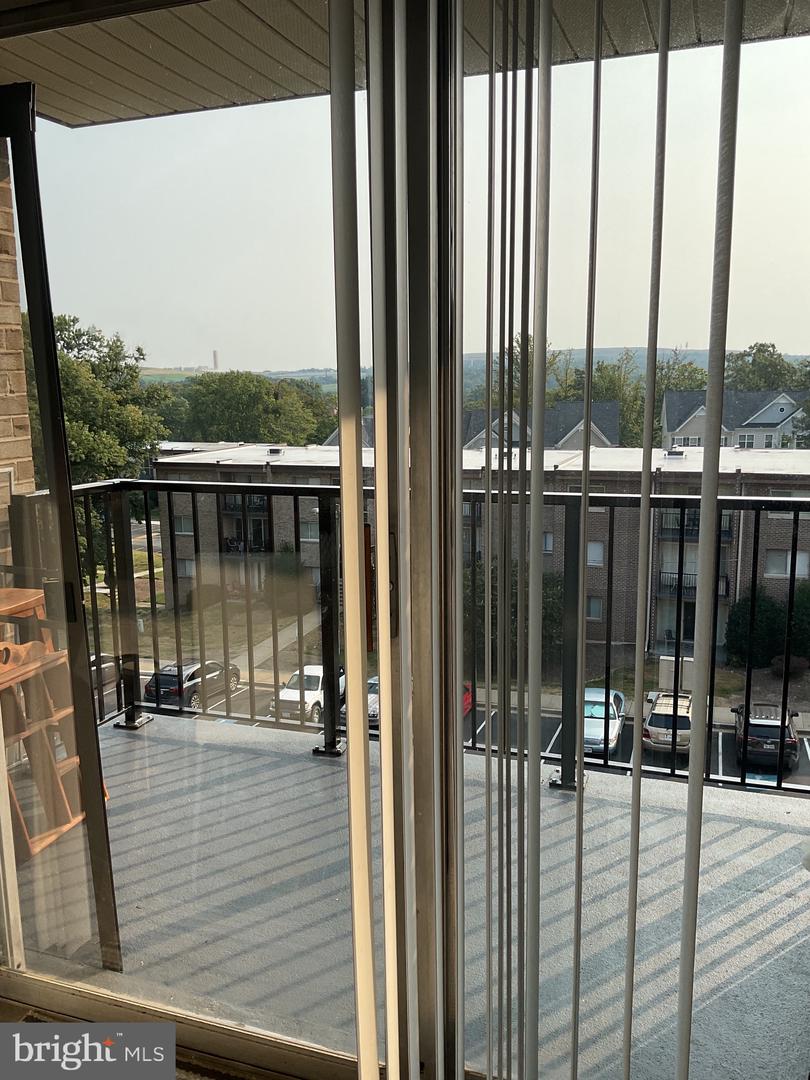 1602 RENATE DR #303, WOODBRIDGE, Virginia 22192, 3 Bedrooms Bedrooms, ,1 BathroomBathrooms,Residential,For sale,1602 RENATE DR #303,VAPW2103784 MLS # VAPW2103784