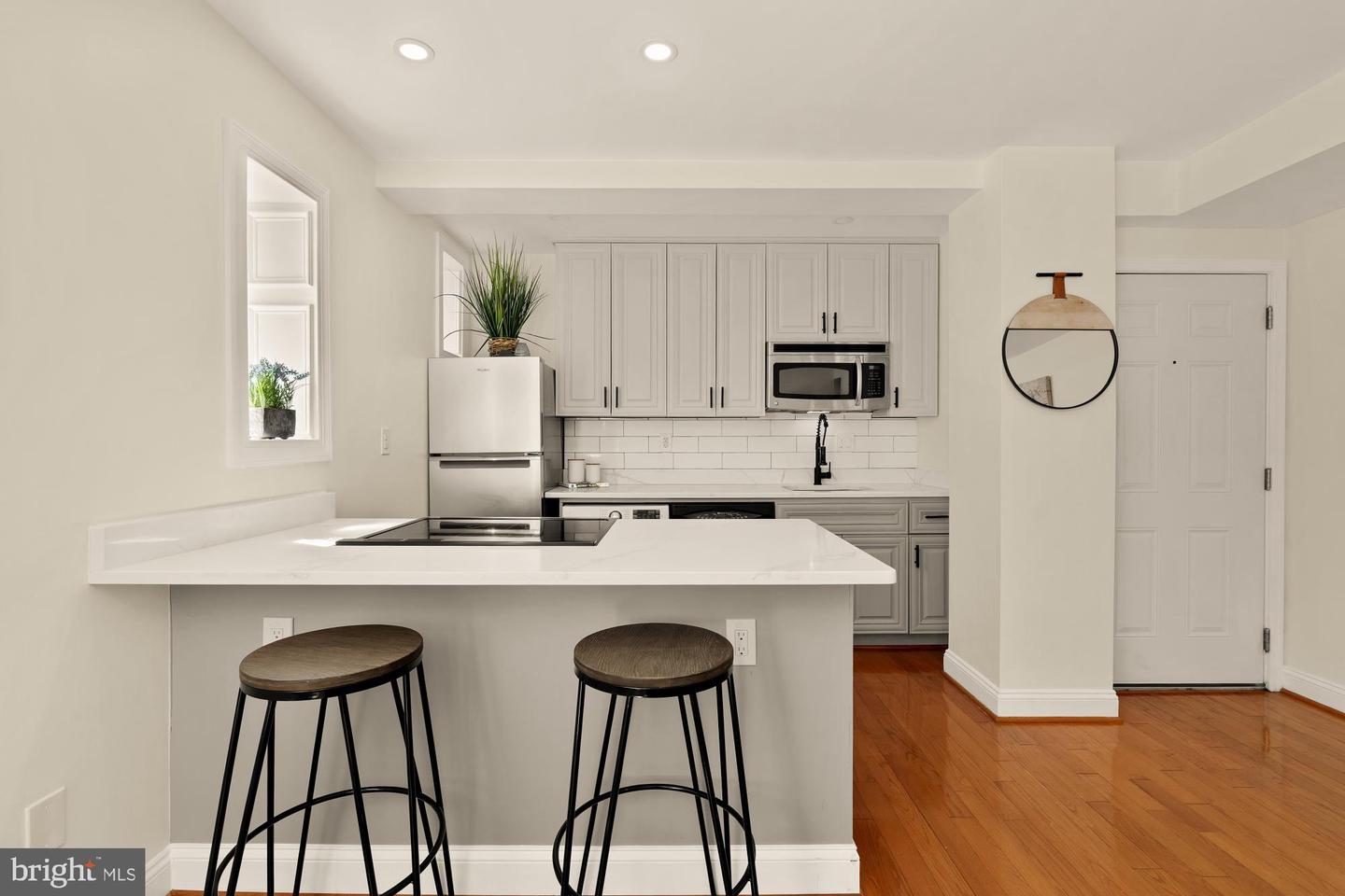 1125 12TH ST NW #31, WASHINGTON, District Of Columbia 20005, 1 Bedroom Bedrooms, 4 Rooms Rooms,1 BathroomBathrooms,Residential,For sale,1125 12TH ST NW #31,DCDC2221528 MLS # DCDC2221528