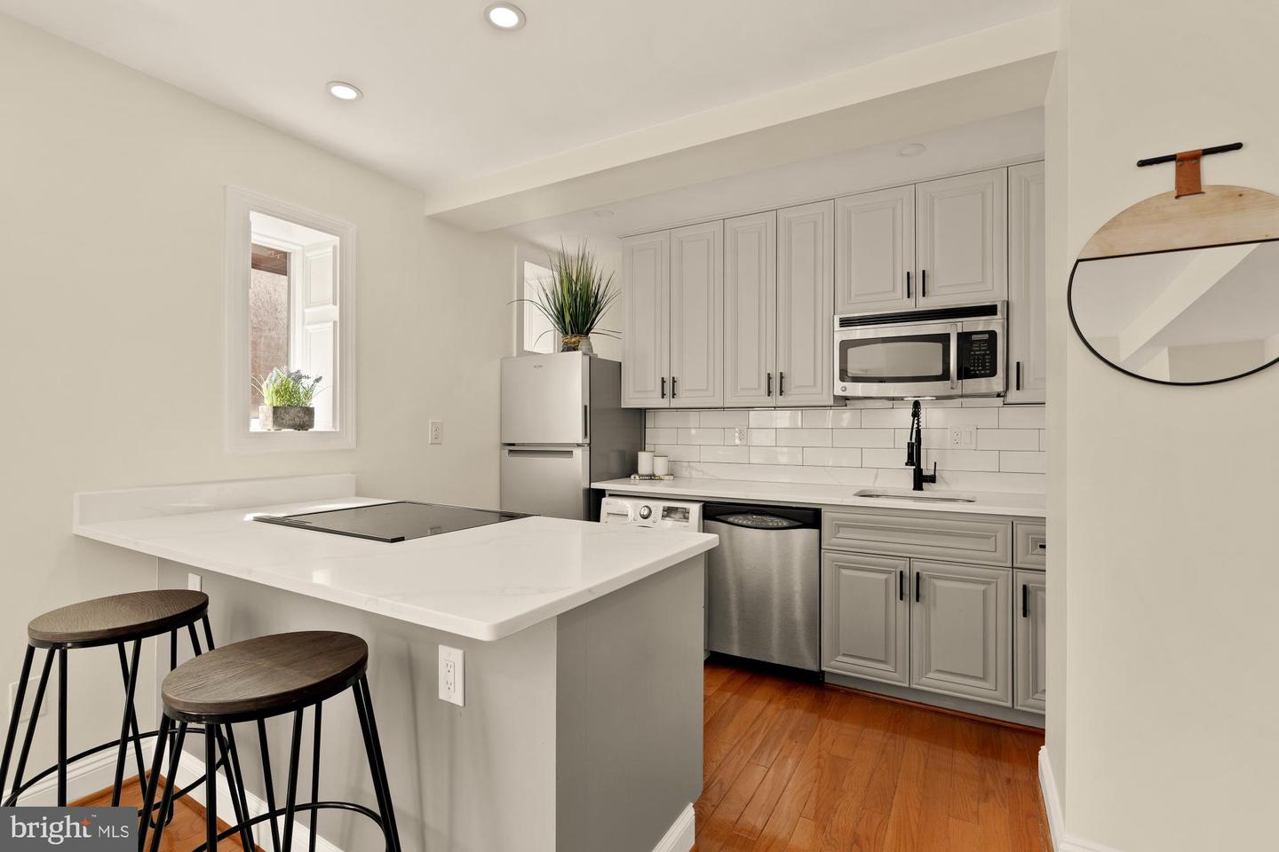 1125 12TH ST NW #31, WASHINGTON, District Of Columbia 20005, 1 Bedroom Bedrooms, 4 Rooms Rooms,1 BathroomBathrooms,Residential,For sale,1125 12TH ST NW #31,DCDC2221528 MLS # DCDC2221528