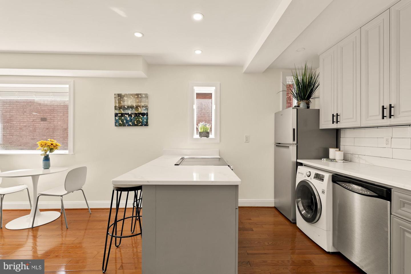 1125 12TH ST NW #31, WASHINGTON, District Of Columbia 20005, 1 Bedroom Bedrooms, 4 Rooms Rooms,1 BathroomBathrooms,Residential,For sale,1125 12TH ST NW #31,DCDC2221528 MLS # DCDC2221528