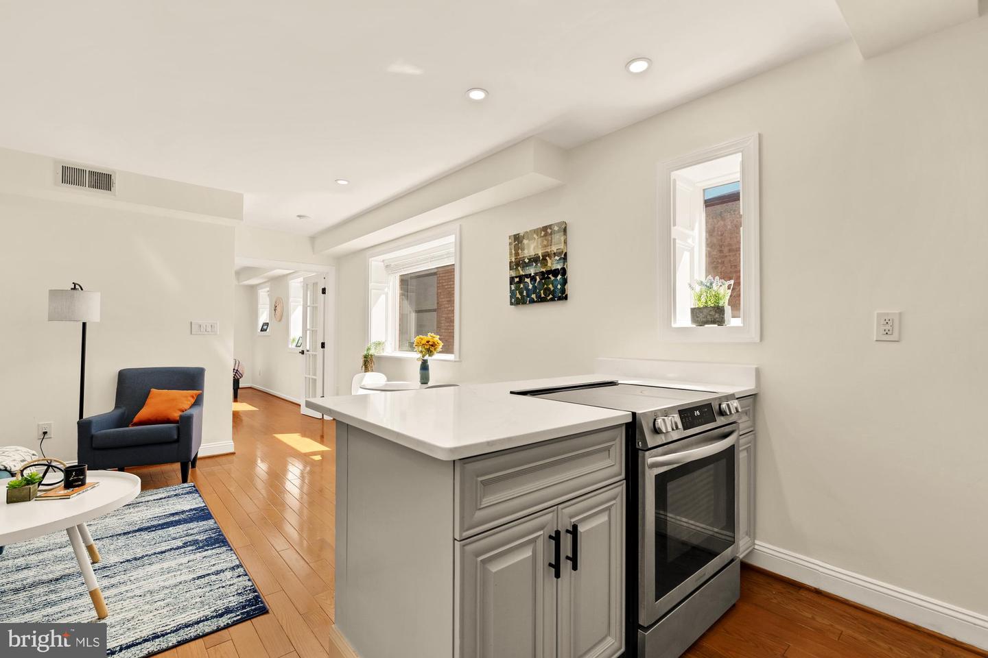 1125 12TH ST NW #31, WASHINGTON, District Of Columbia 20005, 1 Bedroom Bedrooms, 4 Rooms Rooms,1 BathroomBathrooms,Residential,For sale,1125 12TH ST NW #31,DCDC2221528 MLS # DCDC2221528