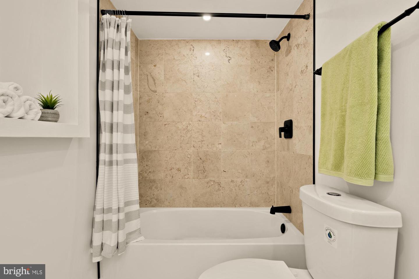 1125 12TH ST NW #31, WASHINGTON, District Of Columbia 20005, 1 Bedroom Bedrooms, 4 Rooms Rooms,1 BathroomBathrooms,Residential,For sale,1125 12TH ST NW #31,DCDC2221528 MLS # DCDC2221528