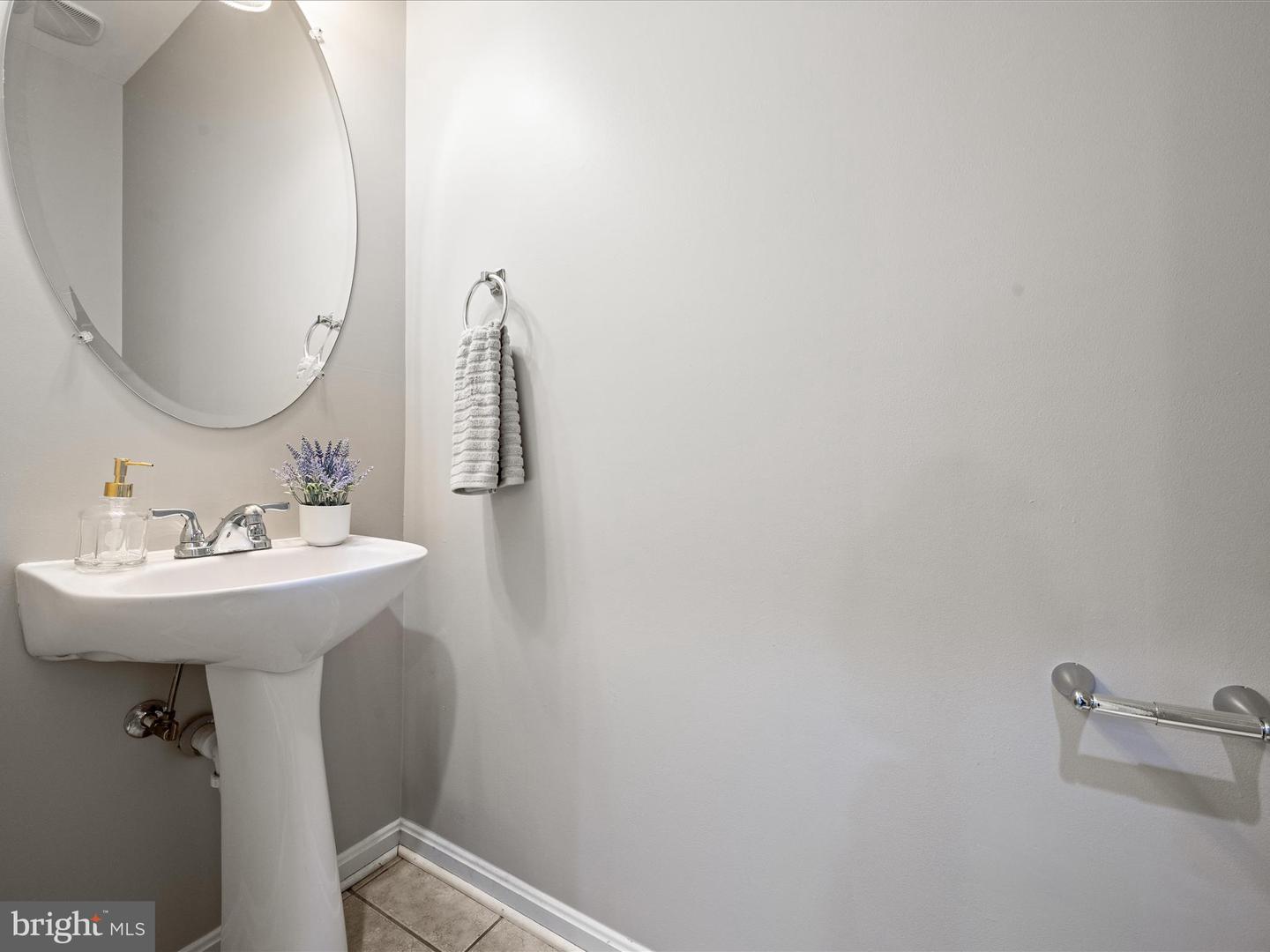 19408 SUSQUEHANNA SQ, LEESBURG, Virginia 20176, 3 Bedrooms Bedrooms, ,2 BathroomsBathrooms,Residential,For sale,19408 SUSQUEHANNA SQ,VALO2106584 MLS # VALO2106584