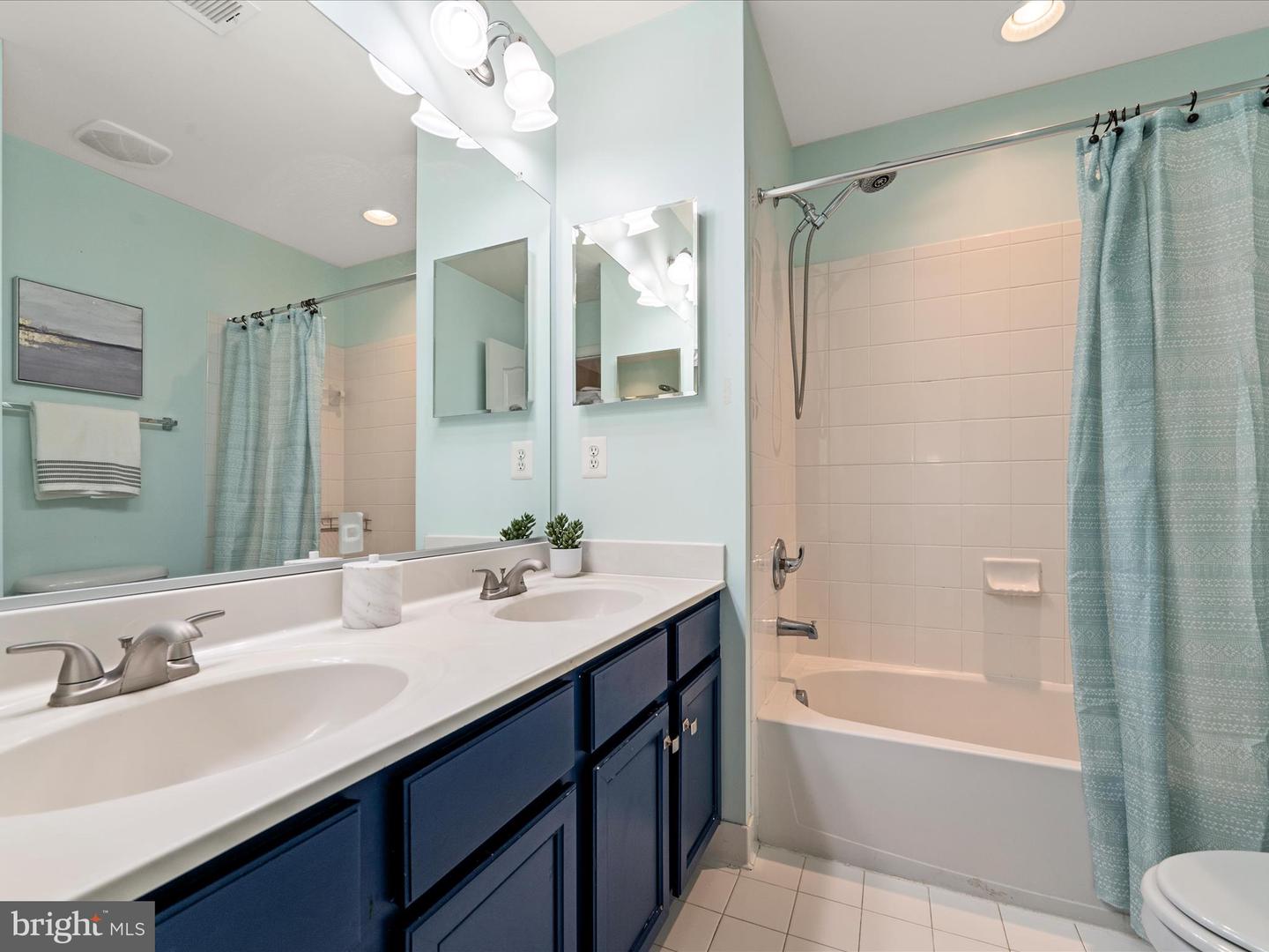 19408 SUSQUEHANNA SQ, LEESBURG, Virginia 20176, 3 Bedrooms Bedrooms, ,2 BathroomsBathrooms,Residential,For sale,19408 SUSQUEHANNA SQ,VALO2106584 MLS # VALO2106584