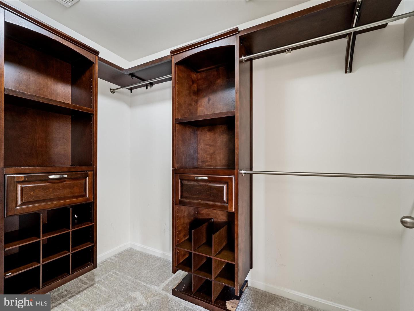 19408 SUSQUEHANNA SQ, LEESBURG, Virginia 20176, 3 Bedrooms Bedrooms, ,2 BathroomsBathrooms,Residential,For sale,19408 SUSQUEHANNA SQ,VALO2106584 MLS # VALO2106584