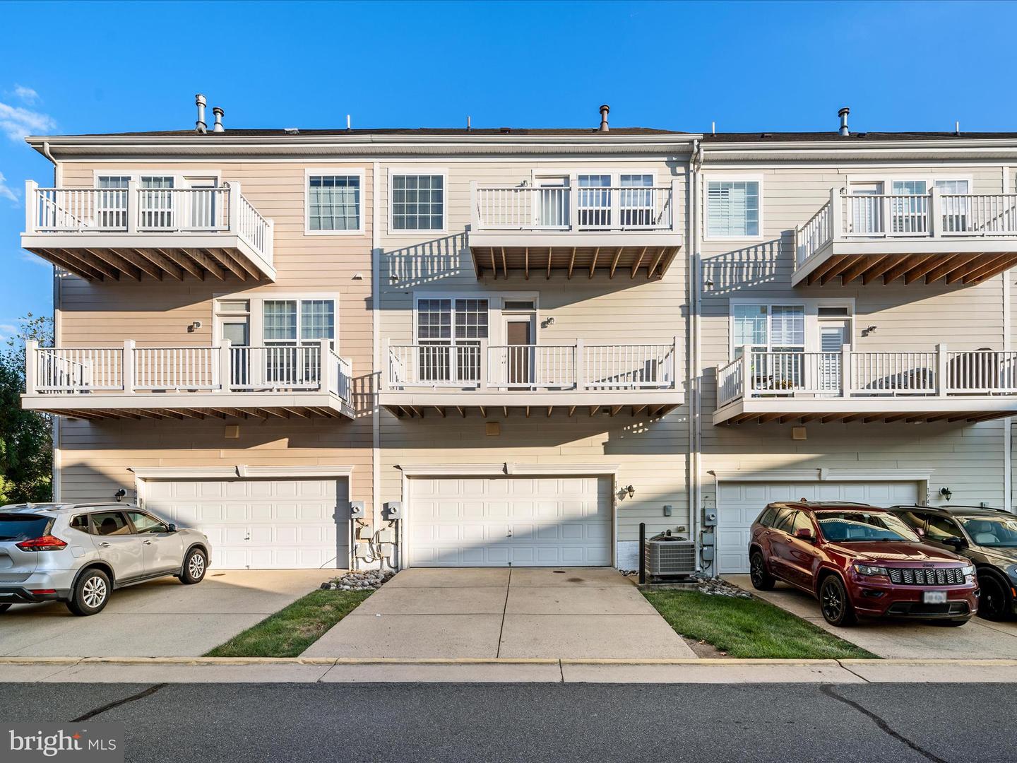 19408 SUSQUEHANNA SQ, LEESBURG, Virginia 20176, 3 Bedrooms Bedrooms, ,2 BathroomsBathrooms,Residential,For sale,19408 SUSQUEHANNA SQ,VALO2106584 MLS # VALO2106584